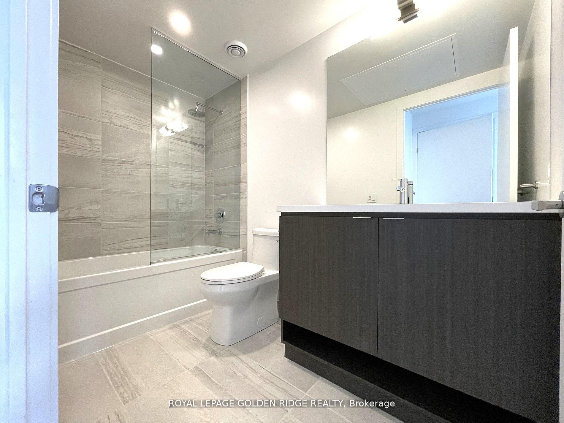 Photo 5 of Unit 6812, 55 cooper Street, Toronto, Waterfront Communities — HOMEH