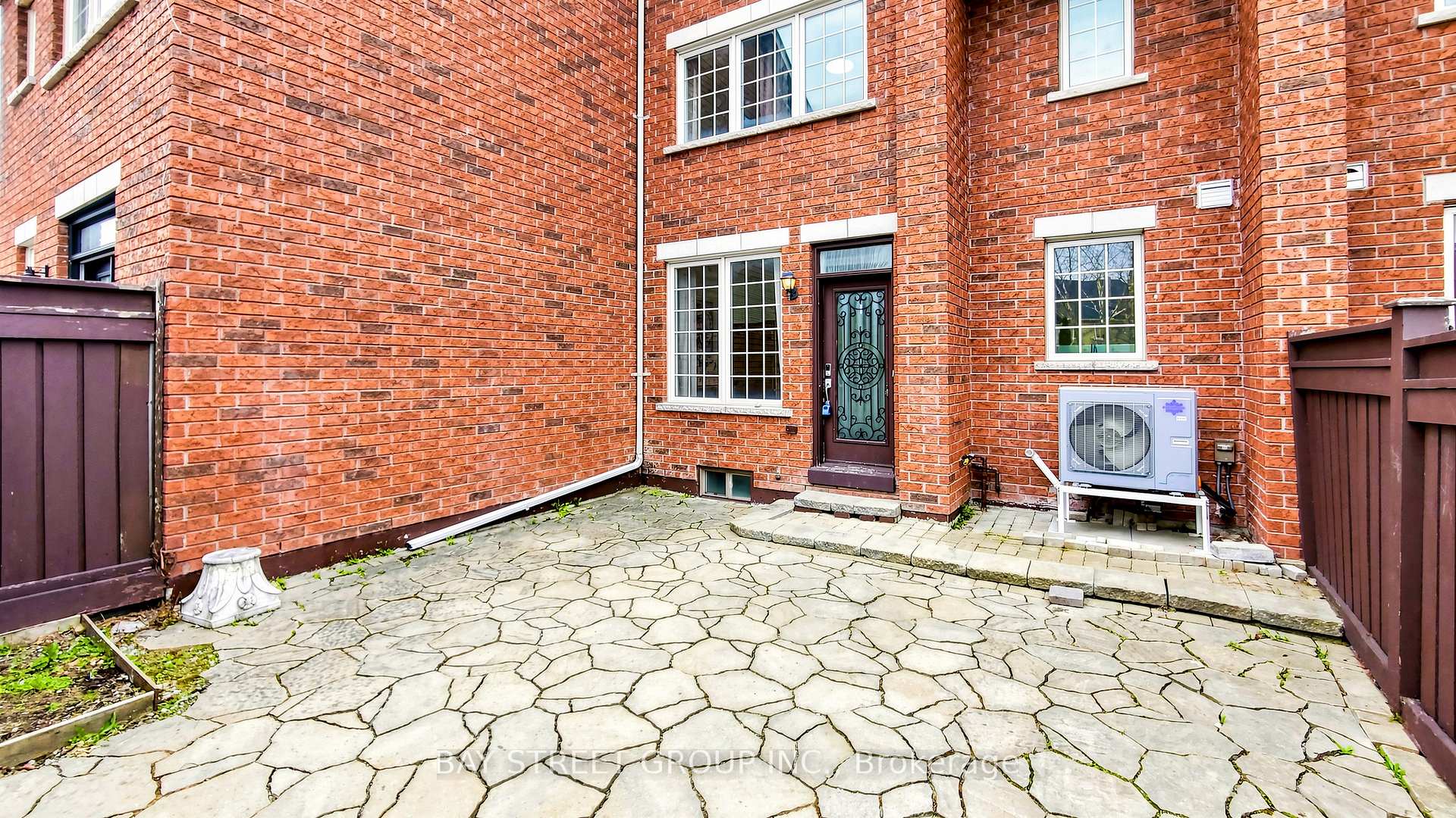 Photo 2 of 97 Zokol Drive, Aurora, Bayview Northeast — HOMEH