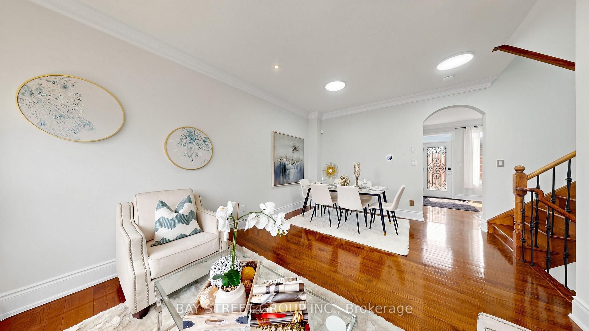 Photo 8 of 97 Zokol Drive, Aurora, Bayview Northeast — HOMEH