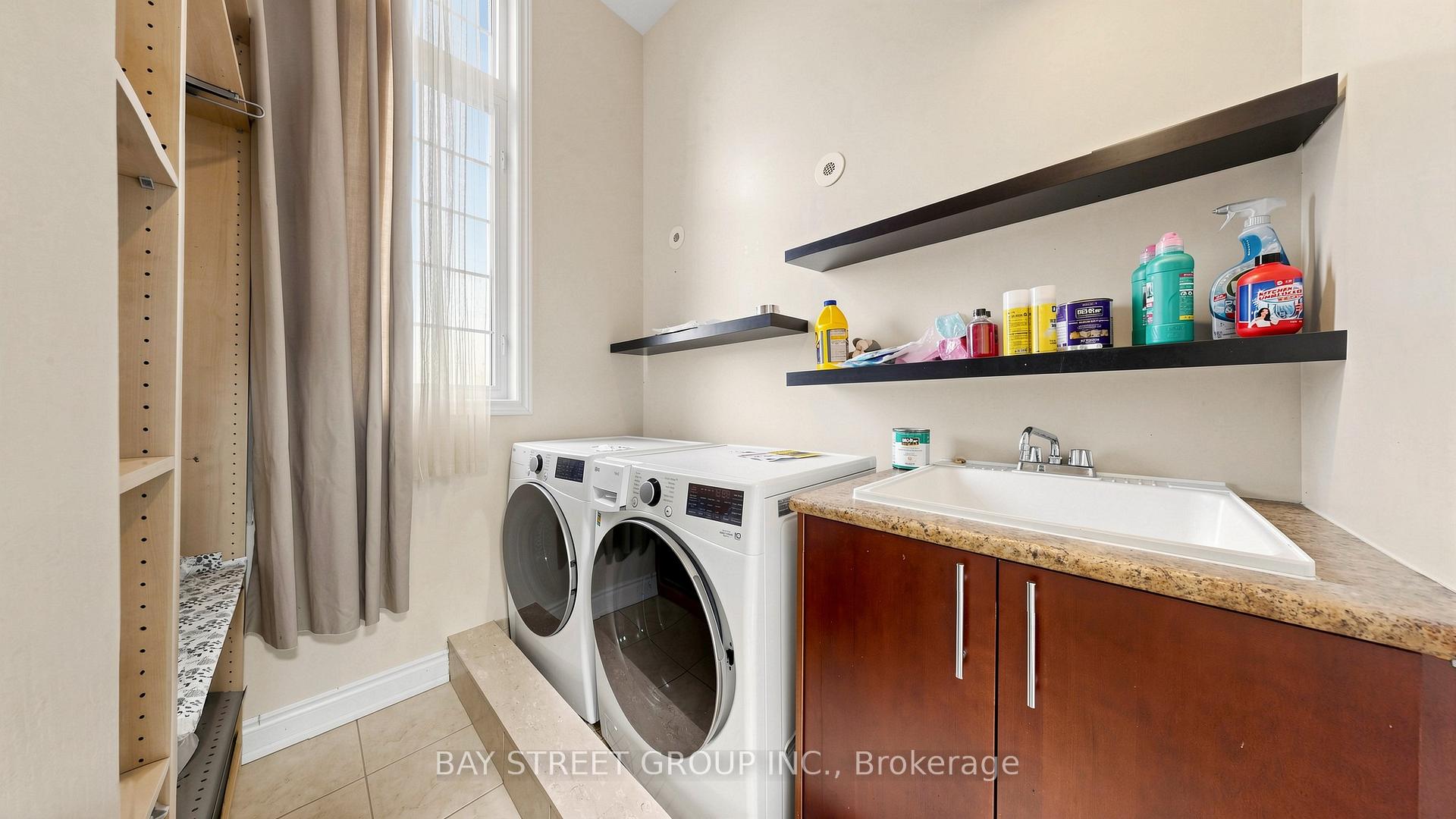 Photo 18 of 97 Zokol Drive, Aurora, Bayview Northeast — HOMEH