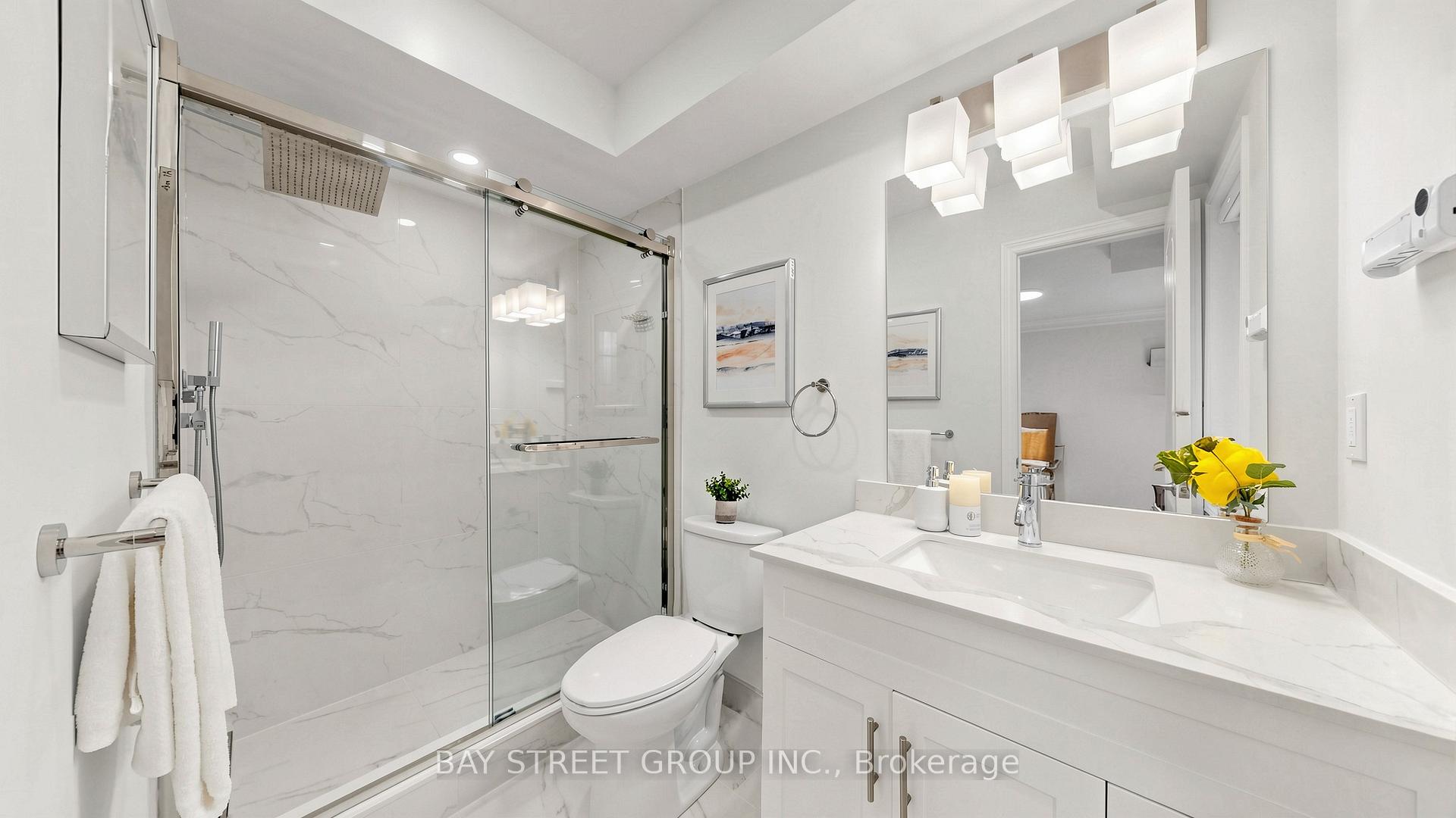 Photo 25 of 97 Zokol Drive, Aurora, Bayview Northeast — HOMEH