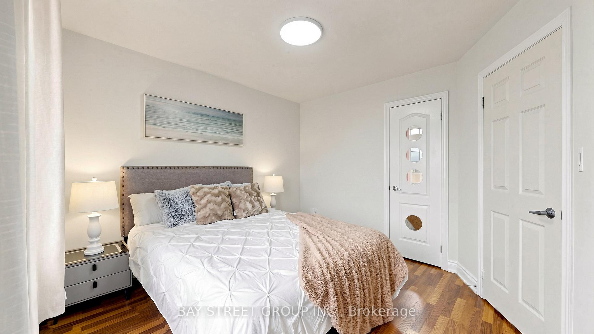 Photo 29 of 97 Zokol Drive, Aurora, Bayview Northeast — HOMEH