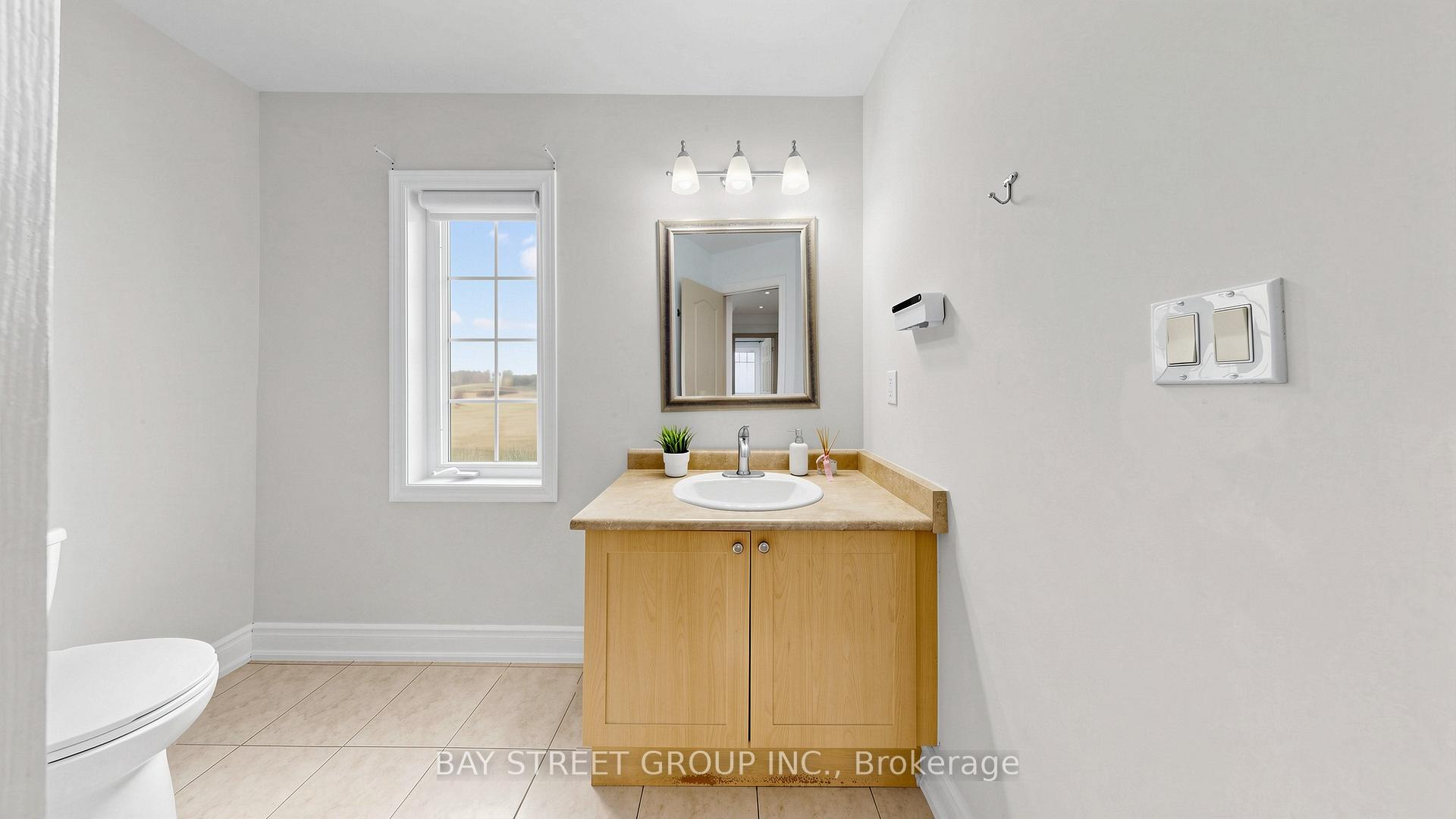 Photo 33 of 97 Zokol Drive, Aurora, Bayview Northeast — HOMEH