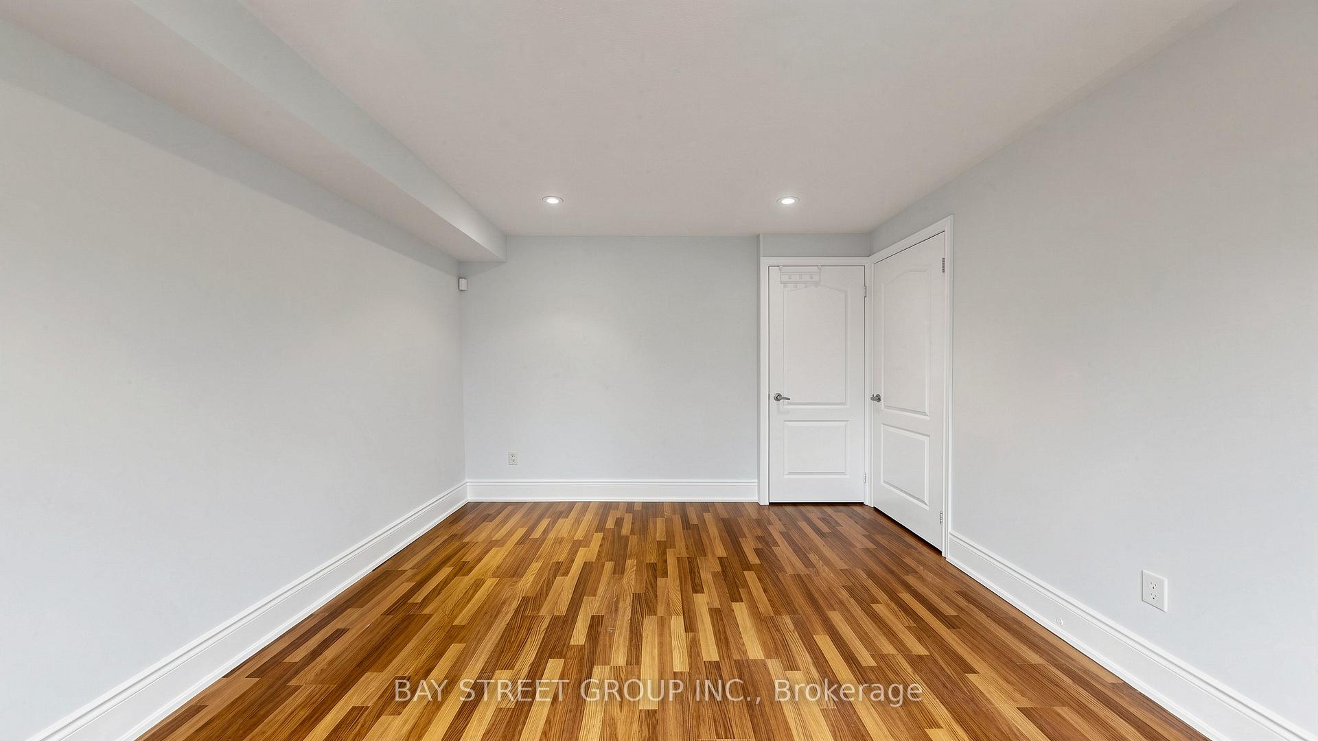 Photo 41 of 97 Zokol Drive, Aurora, Bayview Northeast — HOMEH