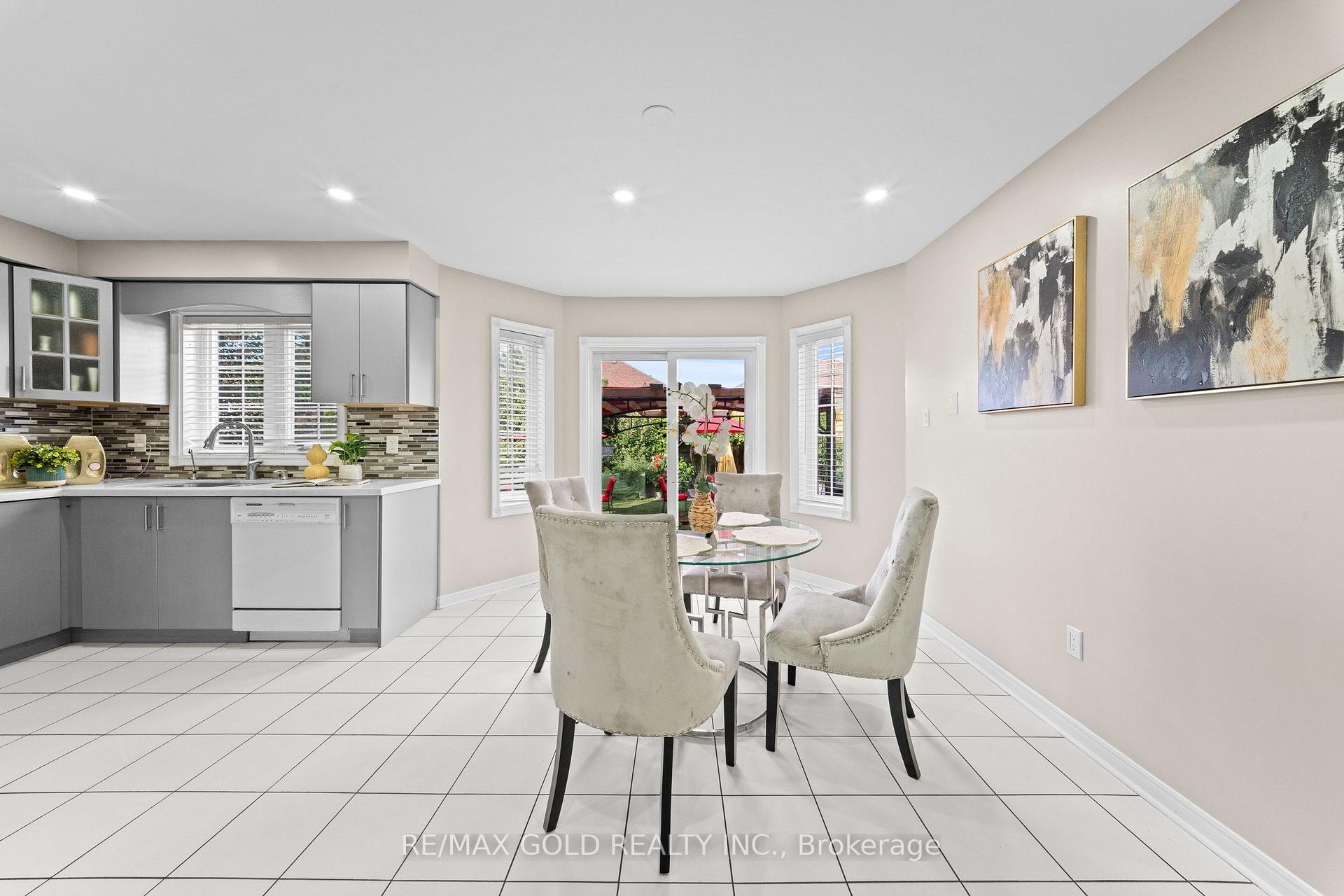 Photo 26 of 119 Mountainash Road, Brampton, Sandringham-Wellington — HOMEH