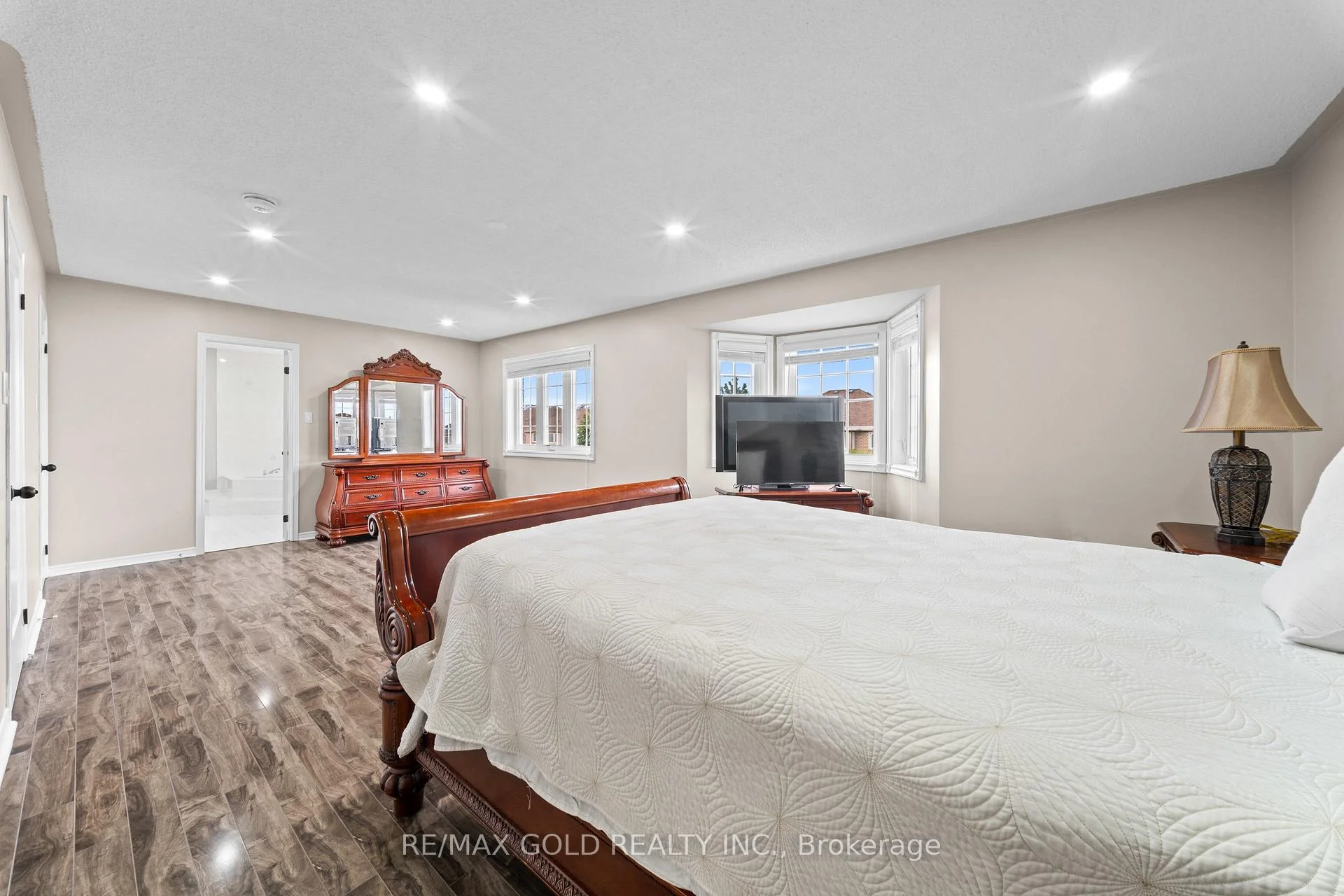 Photo 43 of 119 Mountainash Road, Brampton, Sandringham-Wellington — HOMEH