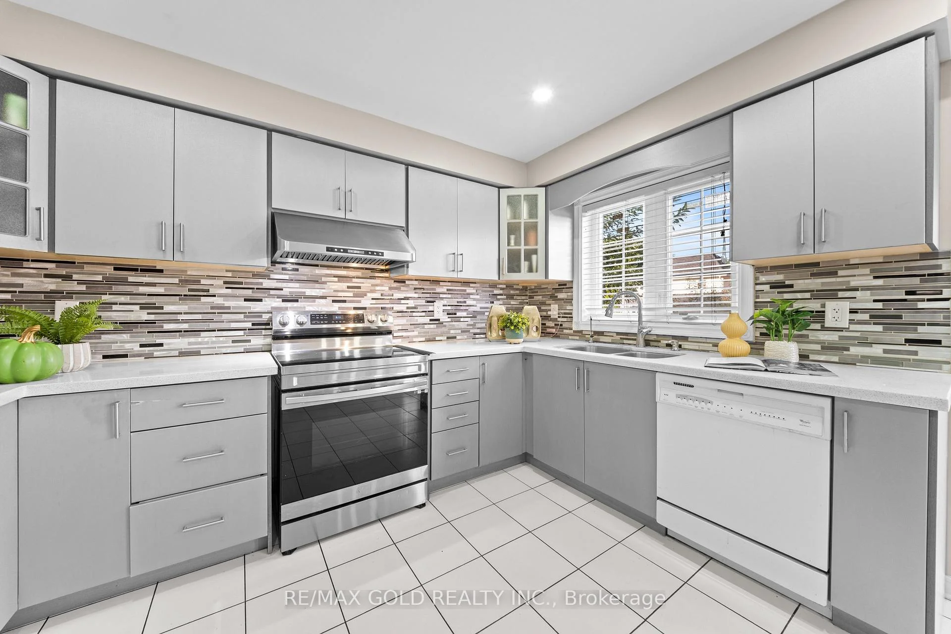 Photo 86 of 119 Mountainash Road, Brampton, Sandringham-Wellington — HOMEH