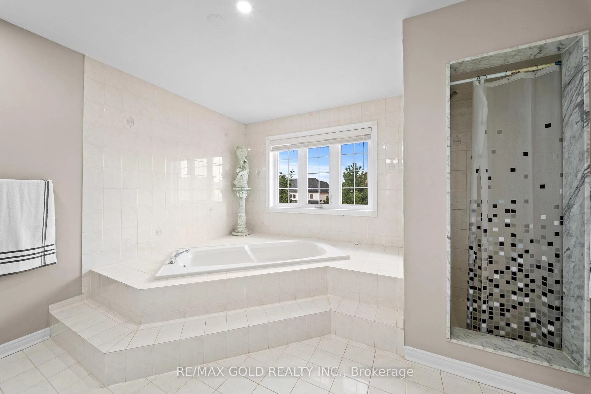 Photo 92 of 119 Mountainash Road, Brampton, Sandringham-Wellington — HOMEH