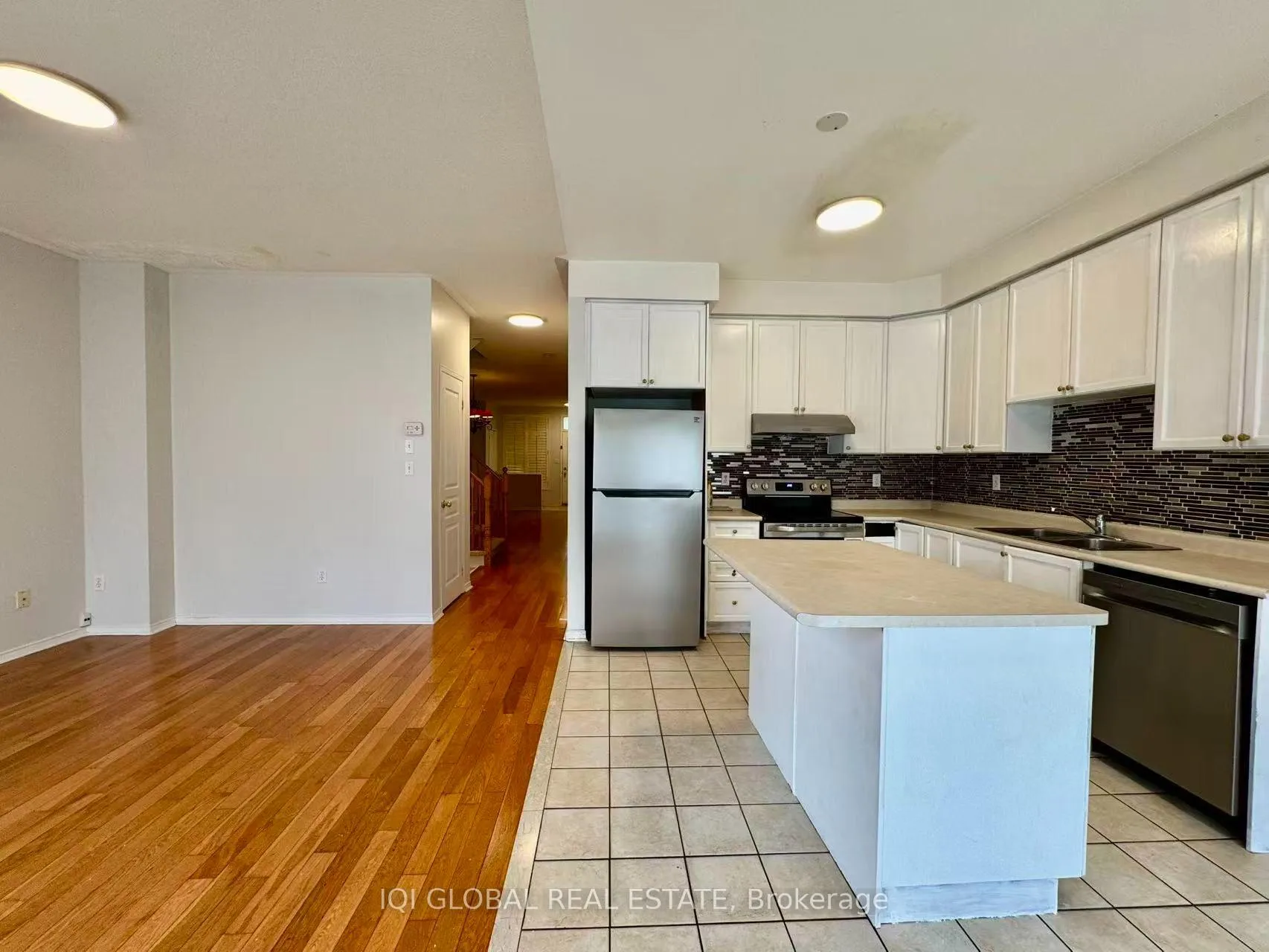 Photo 4 of 10 Saffron Street, Markham, Greensborough — HOMEH