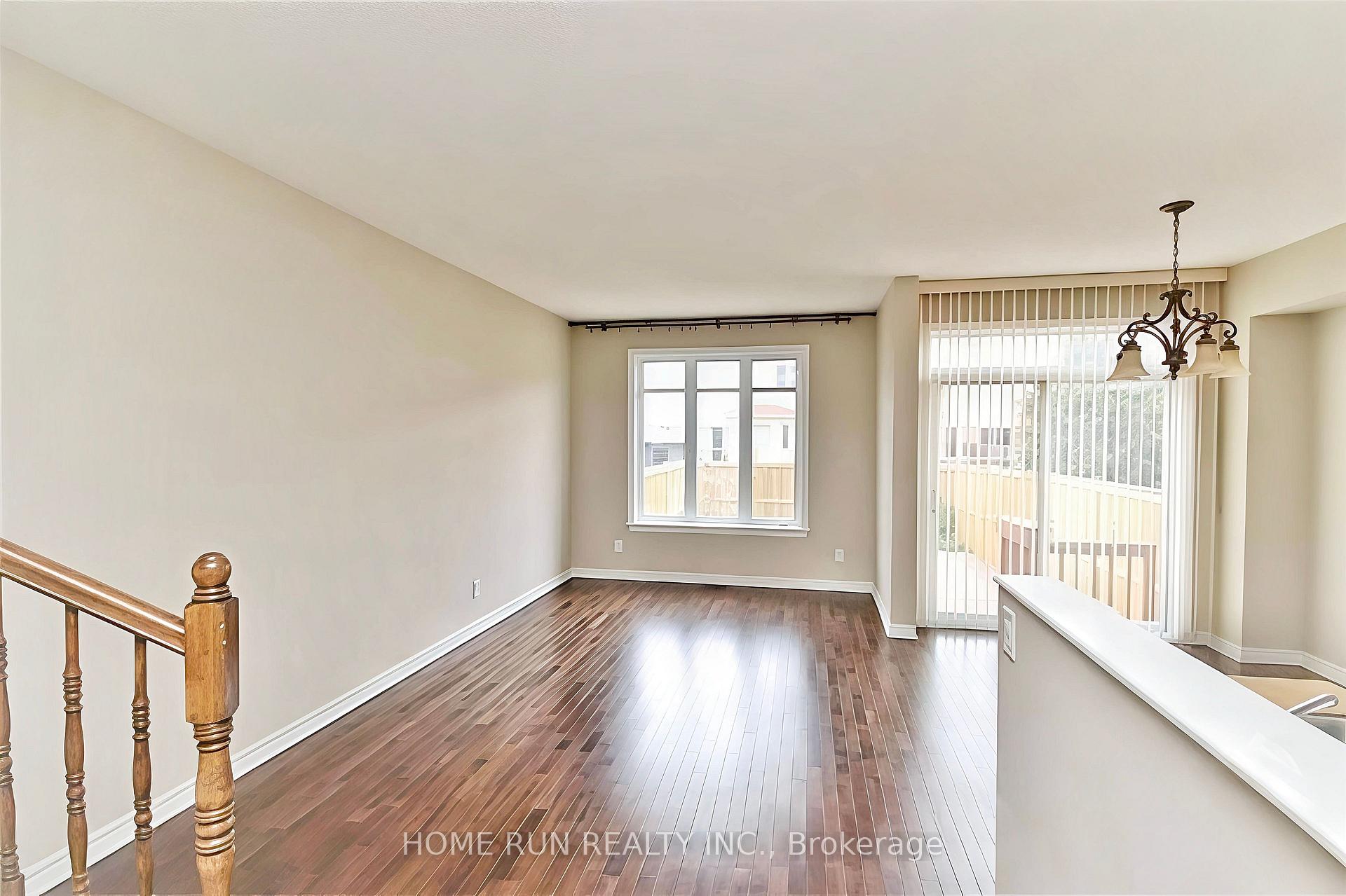 Photo 5 of 270 Jersey Tea Circle, Ottawa, Riverside South/Gloucester Glen — HOMEH