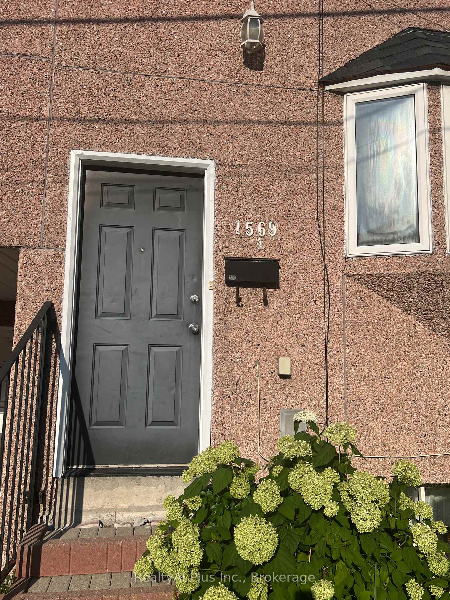Photo 2 of 1569A Kingston Road, Scarborough, Birchcliffe-Cliffside — HOMEH