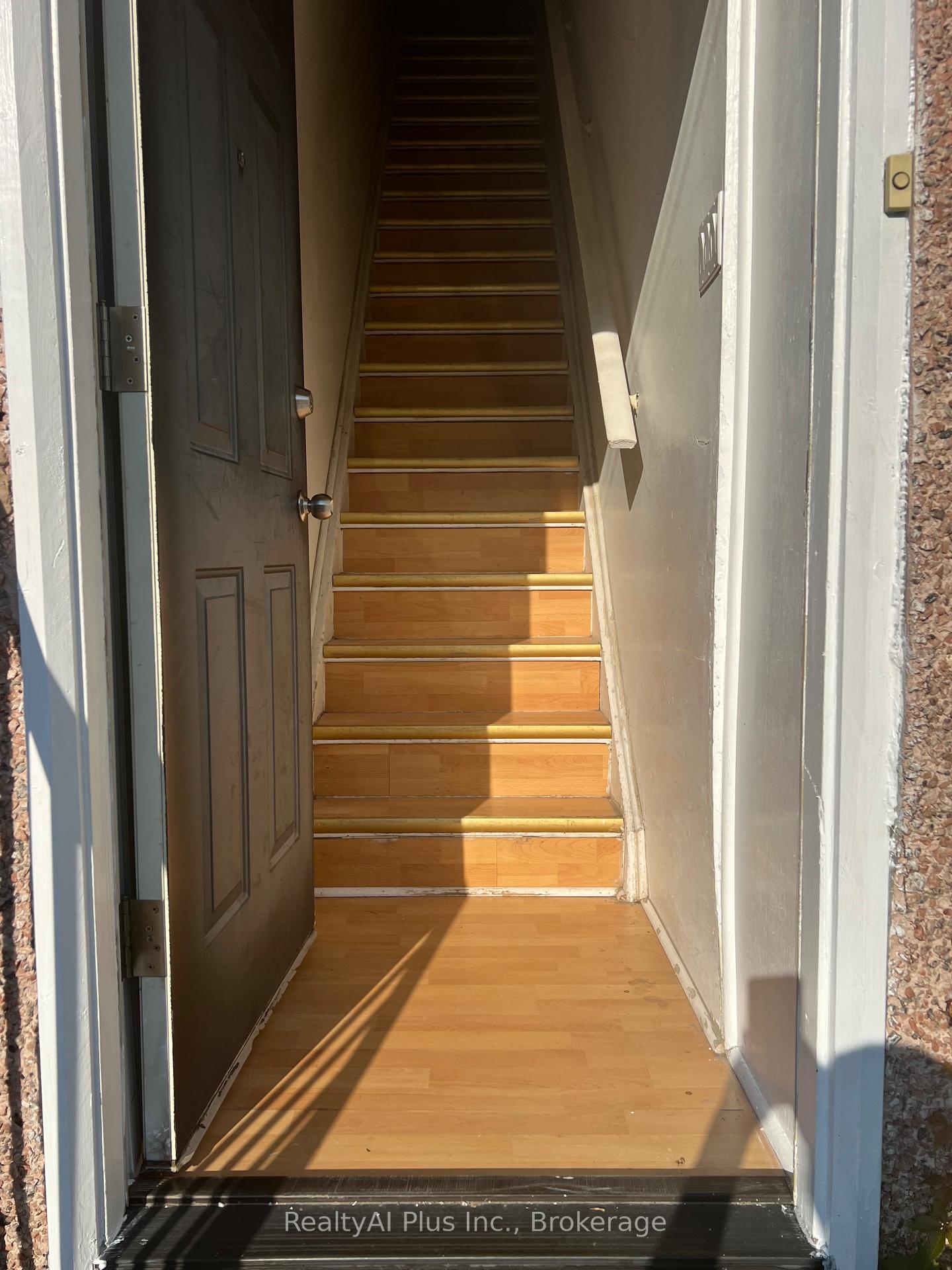 Photo 3 of 1569A Kingston Road, Scarborough, Birchcliffe-Cliffside — HOMEH