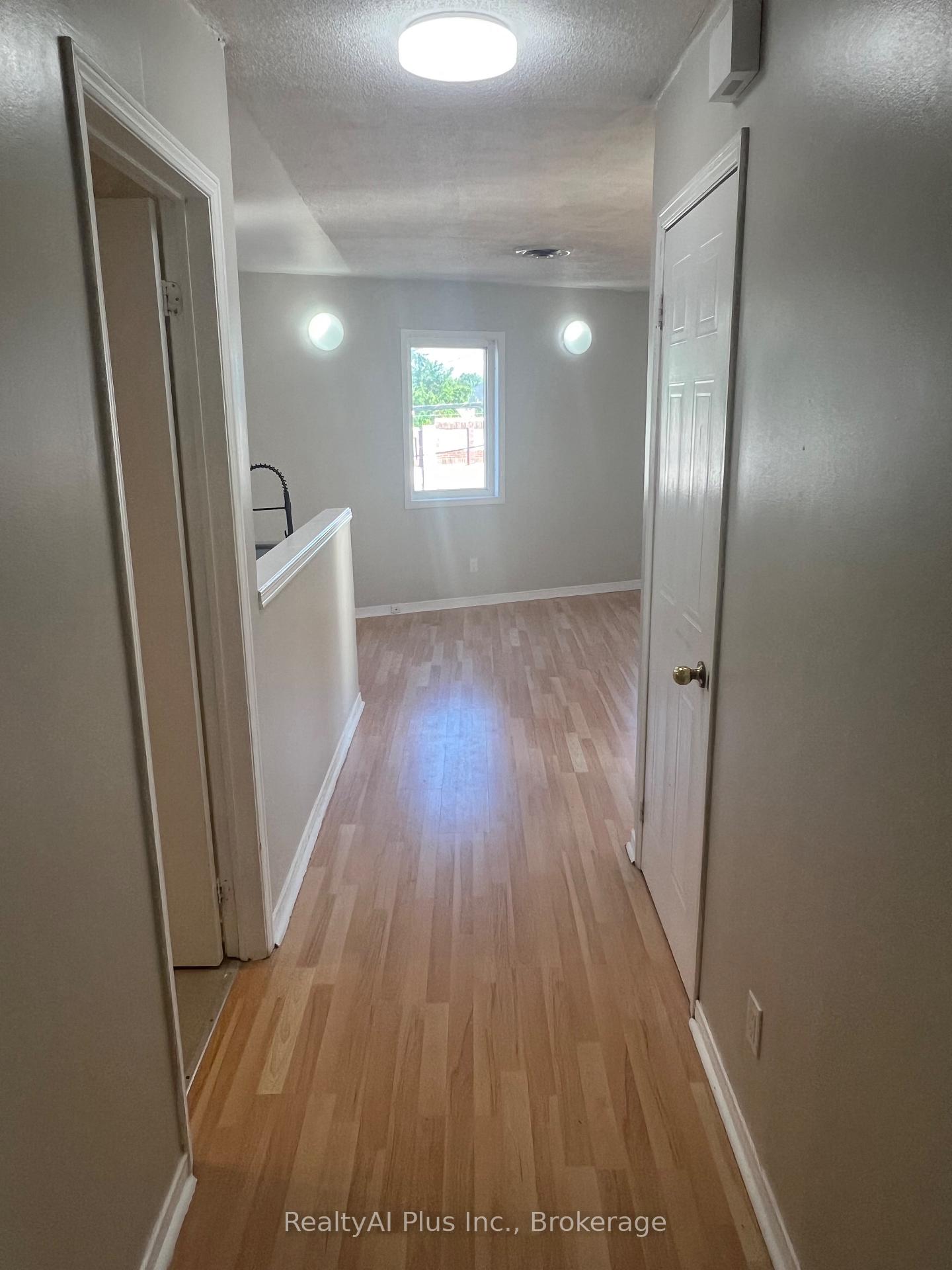 Photo 5 of 1569A Kingston Road, Scarborough, Birchcliffe-Cliffside — HOMEH