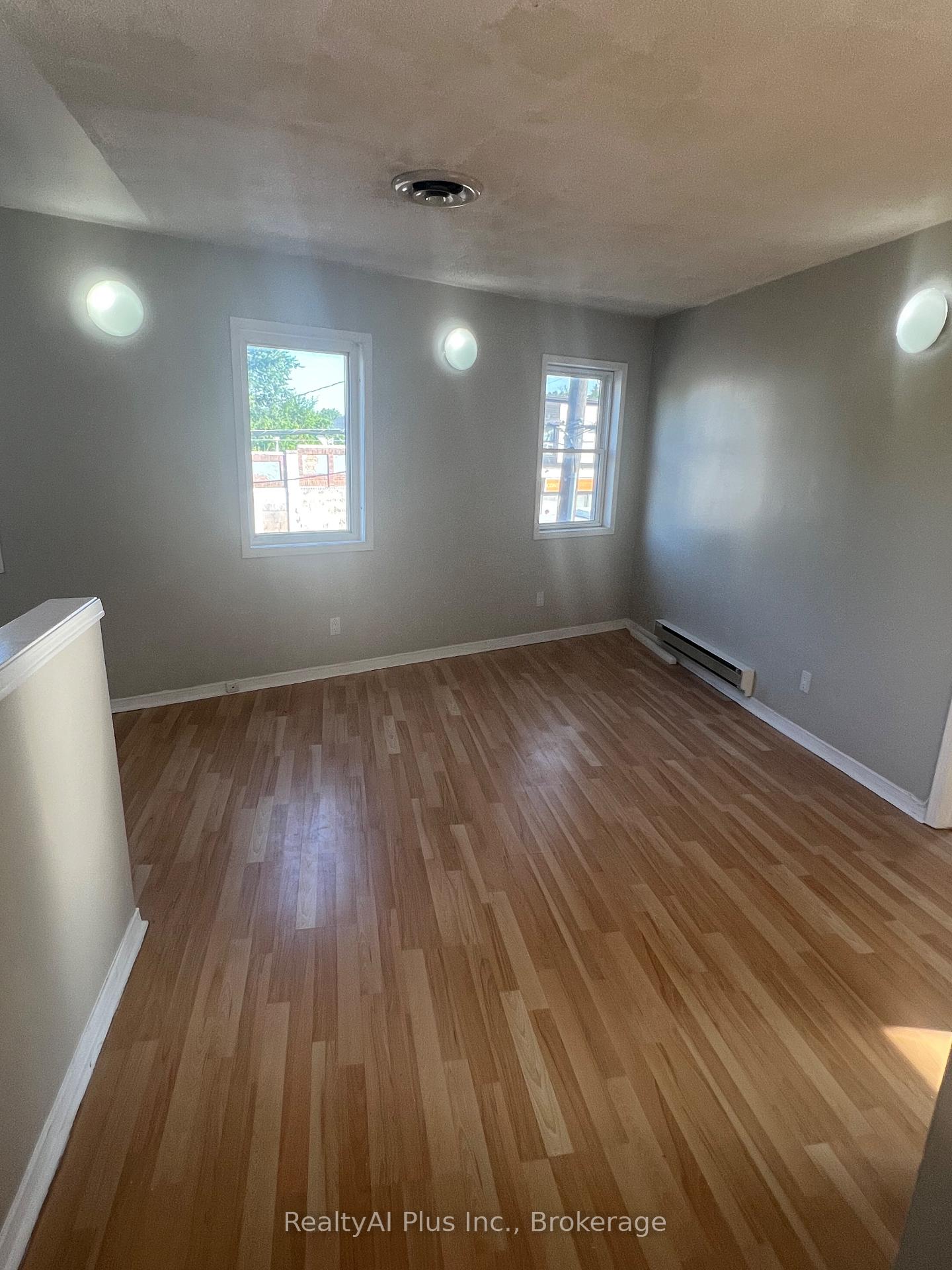 Photo 6 of 1569A Kingston Road, Scarborough, Birchcliffe-Cliffside — HOMEH