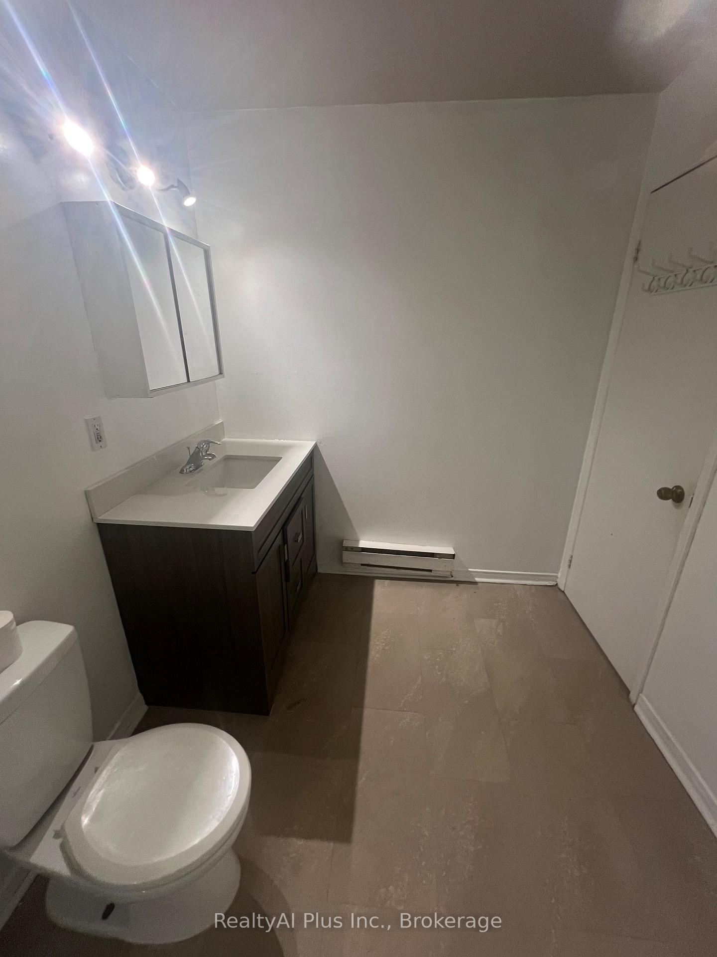 Photo 17 of 1569A Kingston Road, Scarborough, Birchcliffe-Cliffside — HOMEH