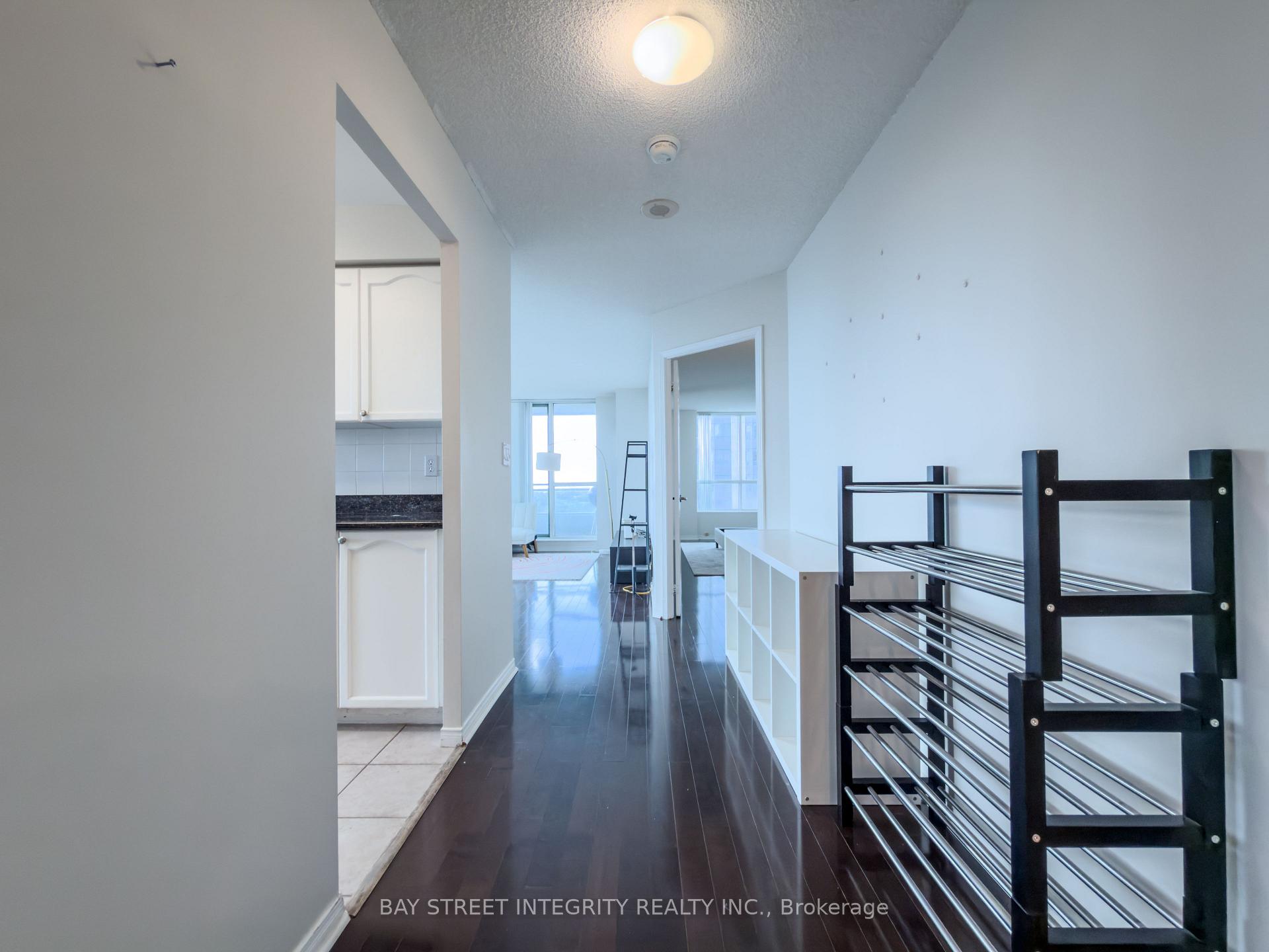 Photo 4 of Unit Lph13, 39 Pemberton Avenue, North York, Newtonbrook East — HOMEH
