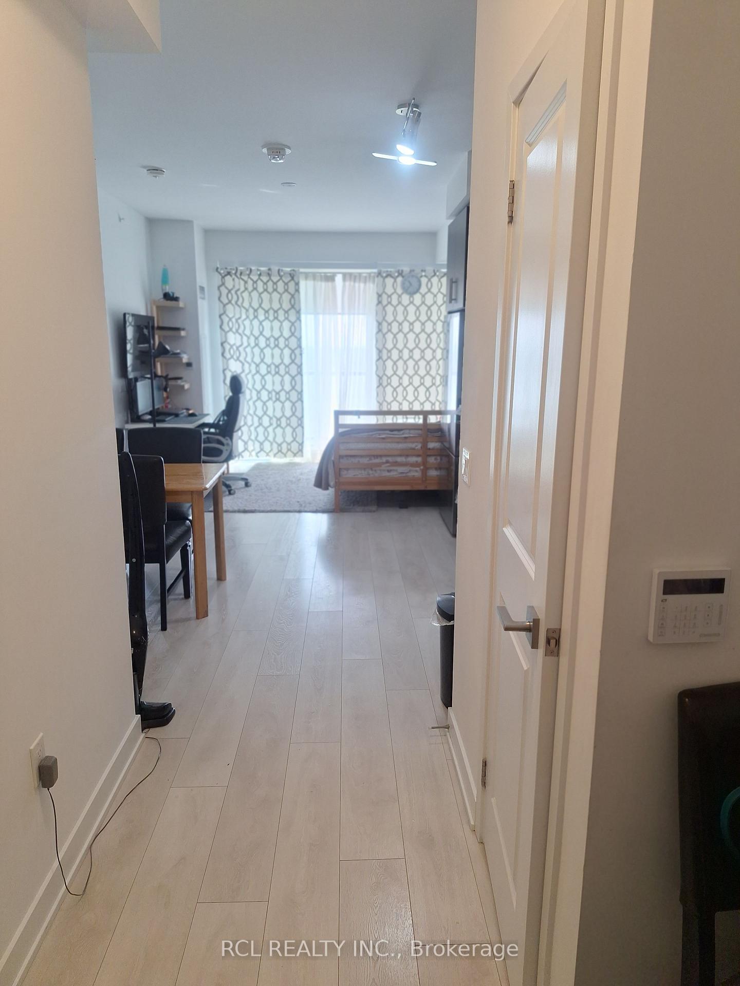 Photo 5 of Unit 1806, 85 Oneida Crescent, Richmond Hill, Langstaff — HOMEH