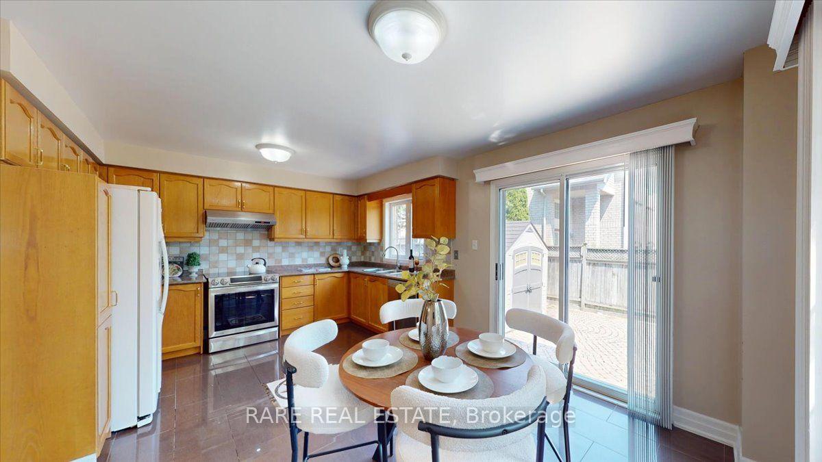 Photo 8 of 1825 Hobson Drive, Burlington, Uptown — HOMEH