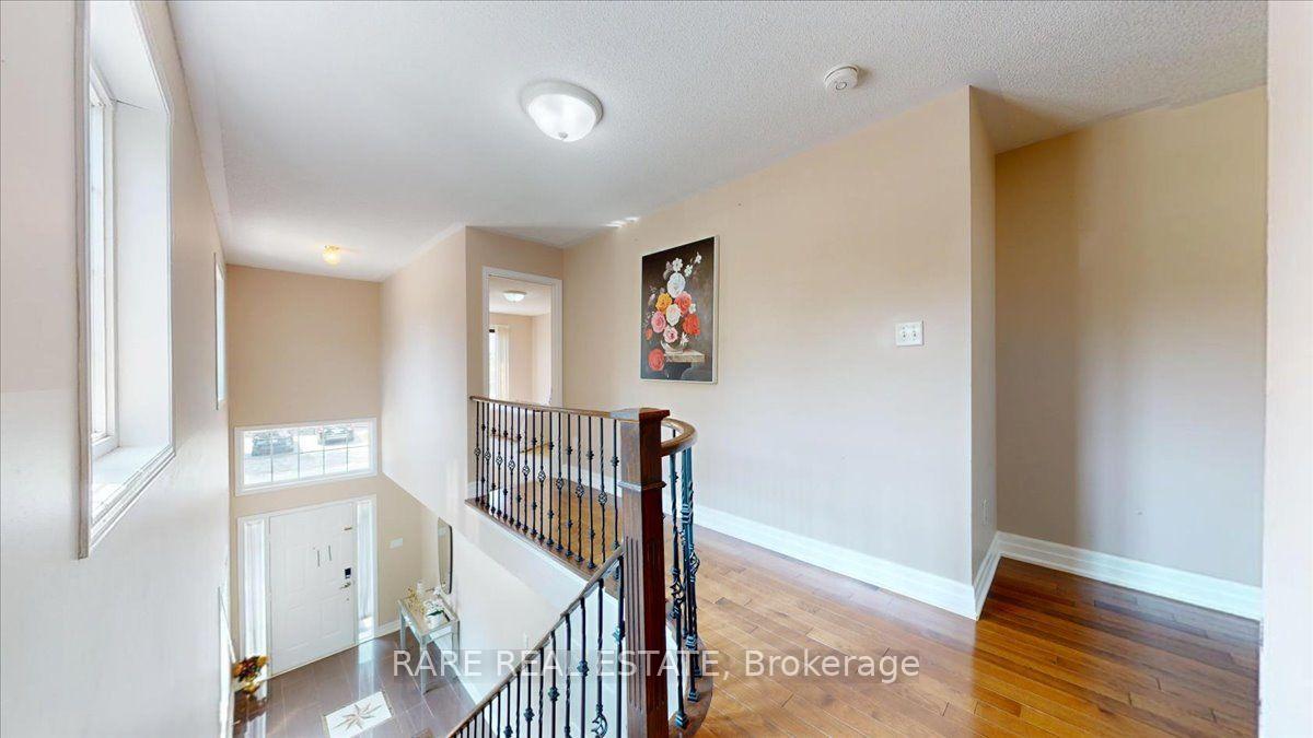 Photo 11 of 1825 Hobson Drive, Burlington, Uptown — HOMEH