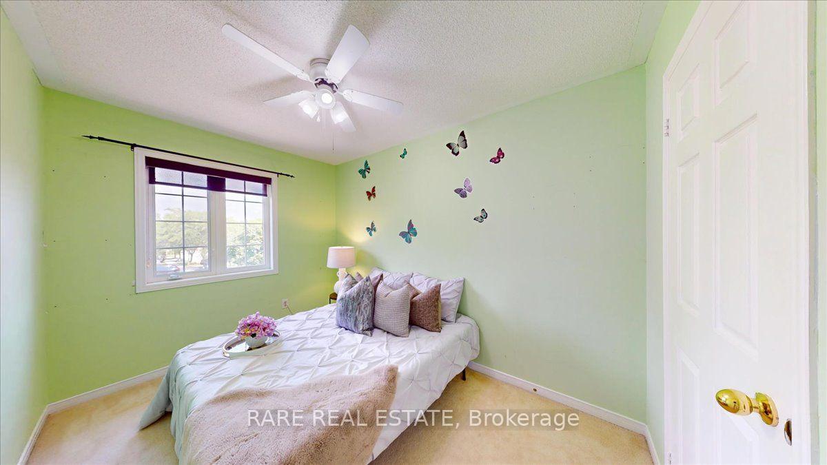 Photo 20 of 1825 Hobson Drive, Burlington, Uptown — HOMEH