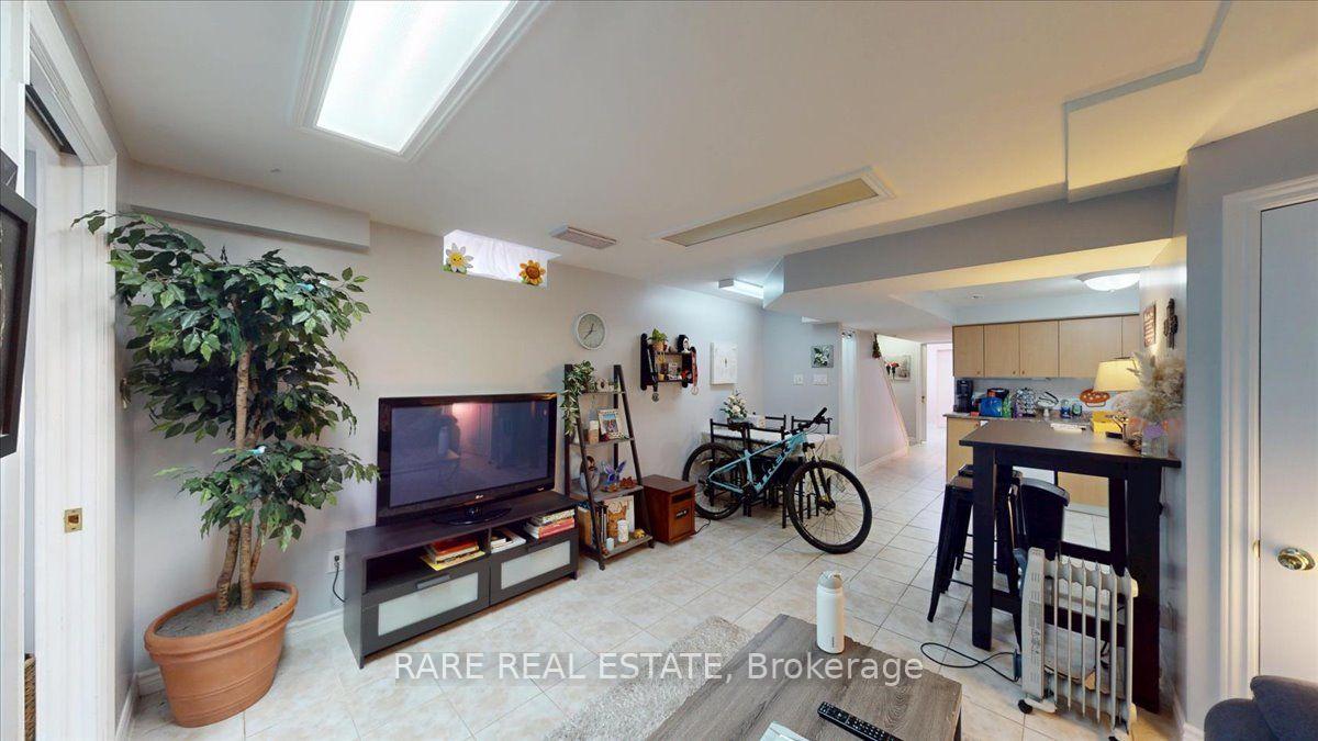 Photo 27 of 1825 Hobson Drive, Burlington, Uptown — HOMEH