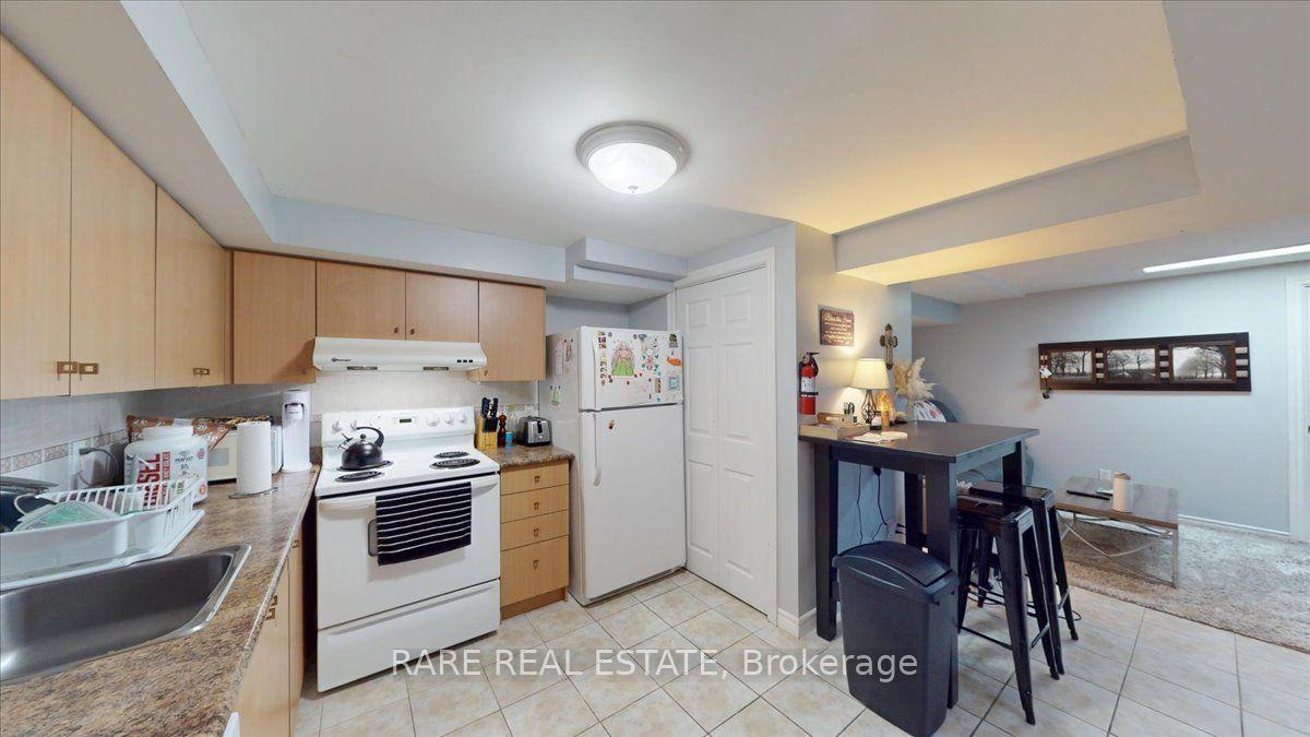 Photo 28 of 1825 Hobson Drive, Burlington, Uptown — HOMEH
