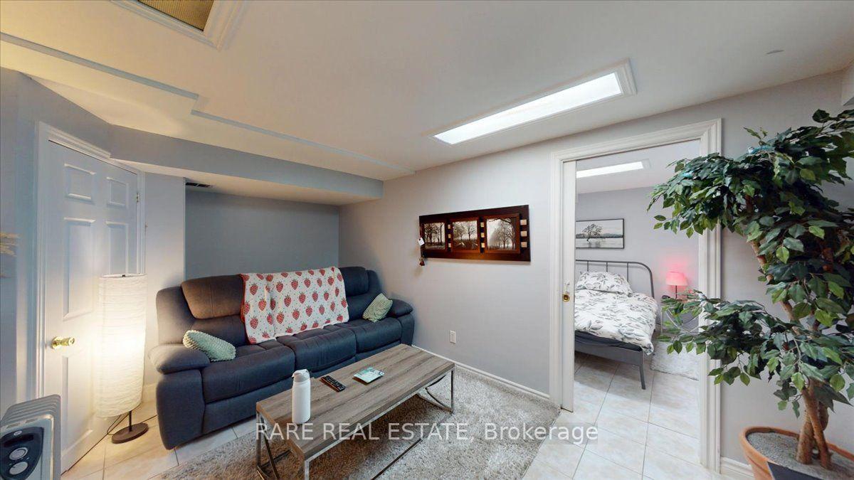 Photo 30 of 1825 Hobson Drive, Burlington, Uptown — HOMEH