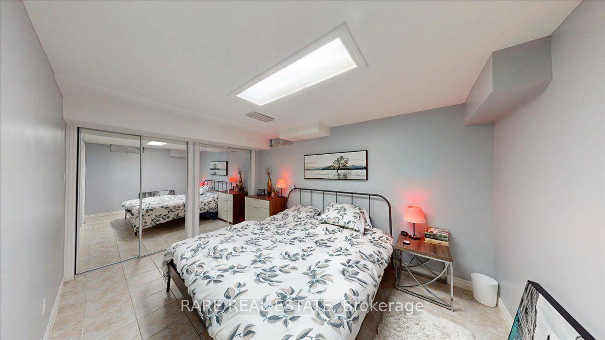 Photo 31 of 1825 Hobson Drive, Burlington, Uptown — HOMEH