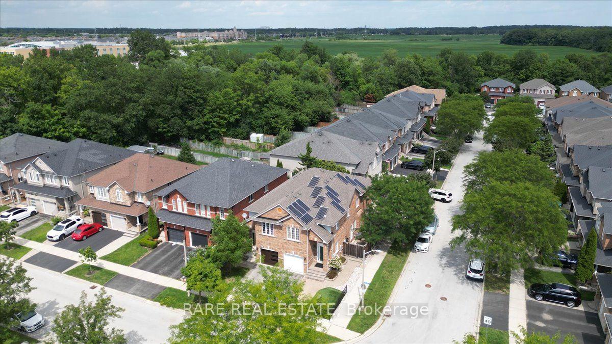 Photo 37 of 1825 Hobson Drive, Burlington, Uptown — HOMEH