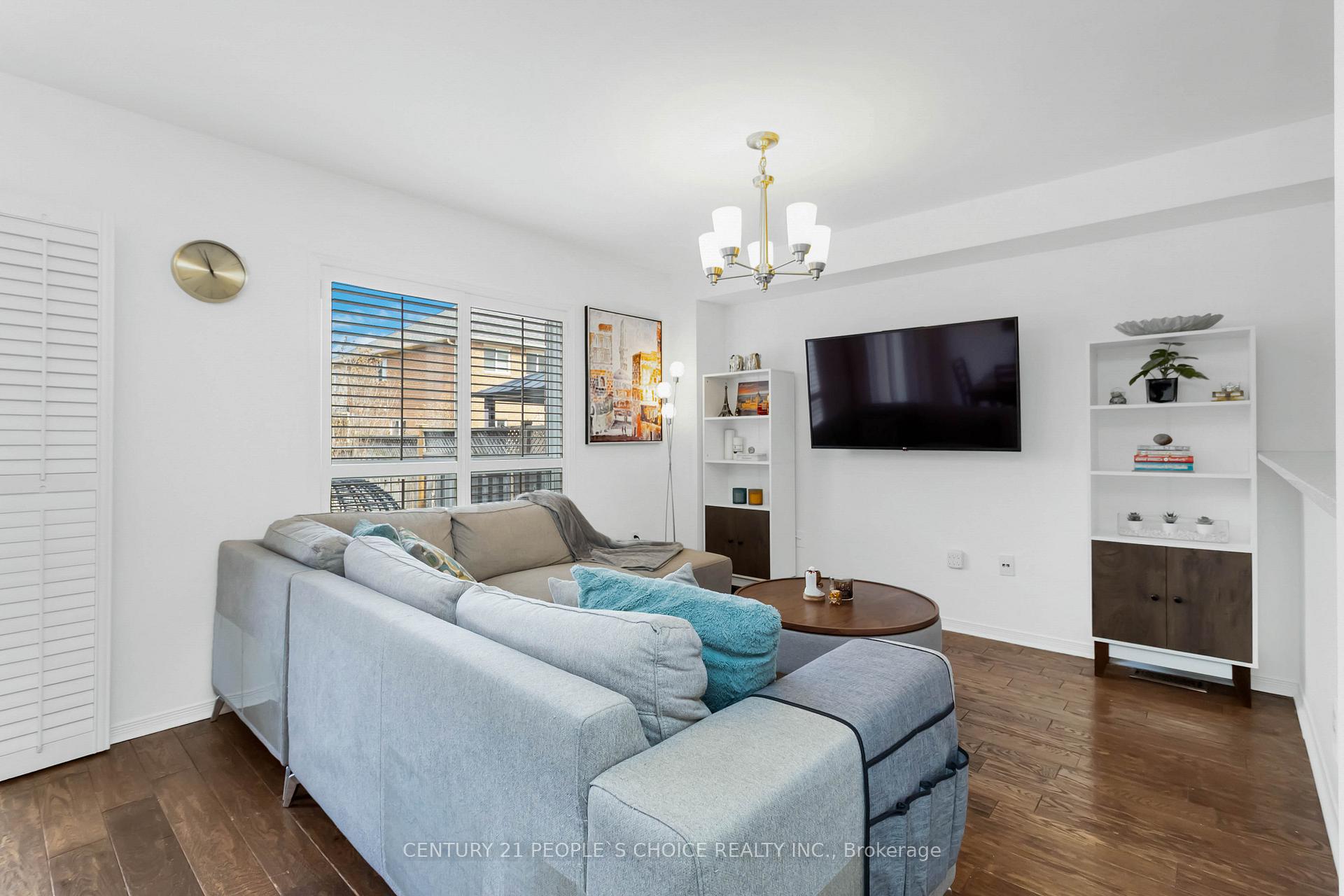 Photo 9 of 2145 Redstone Crescent, Oakville, Westmount — HOMEH