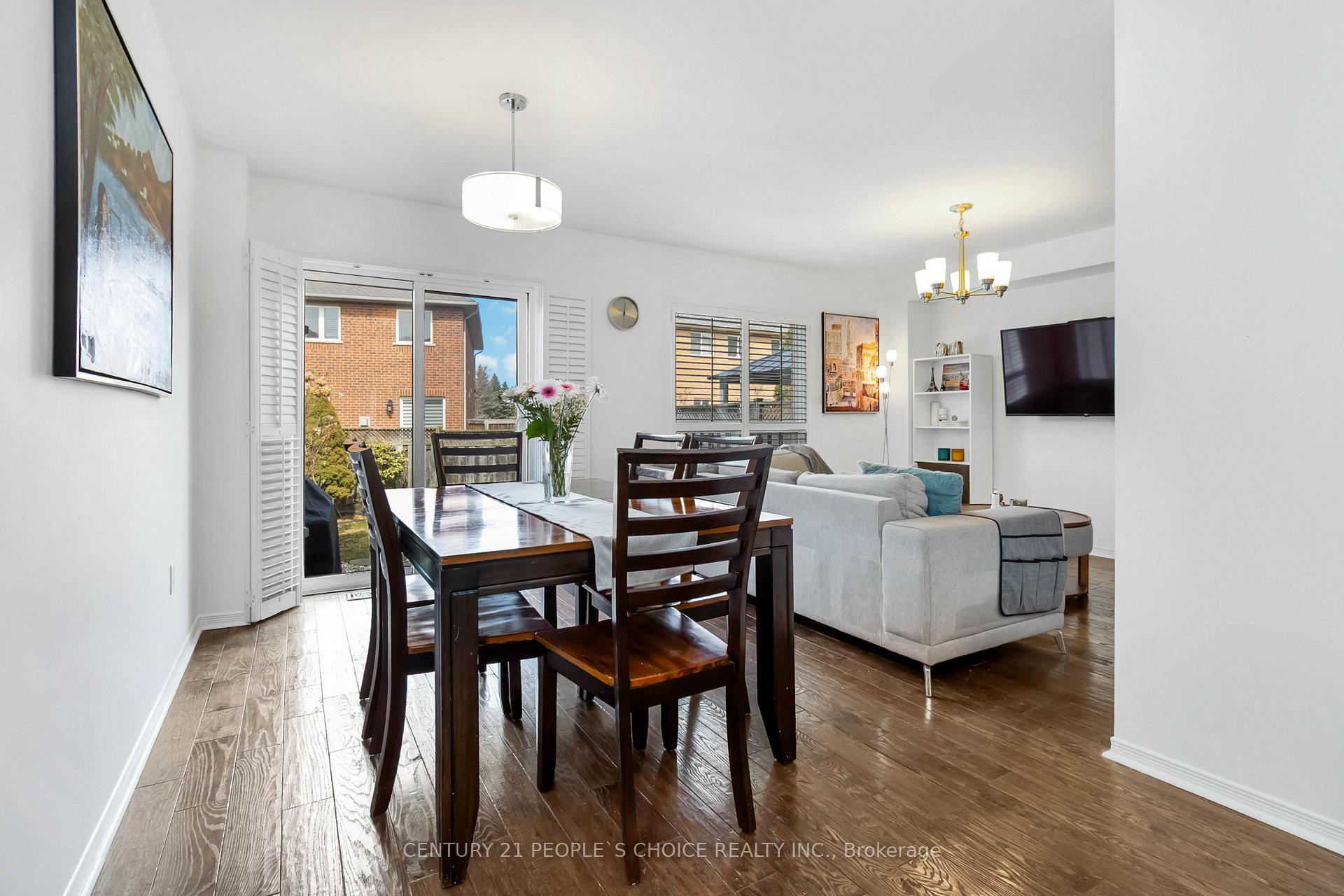 Photo 12 of 2145 Redstone Crescent, Oakville, Westmount — HOMEH