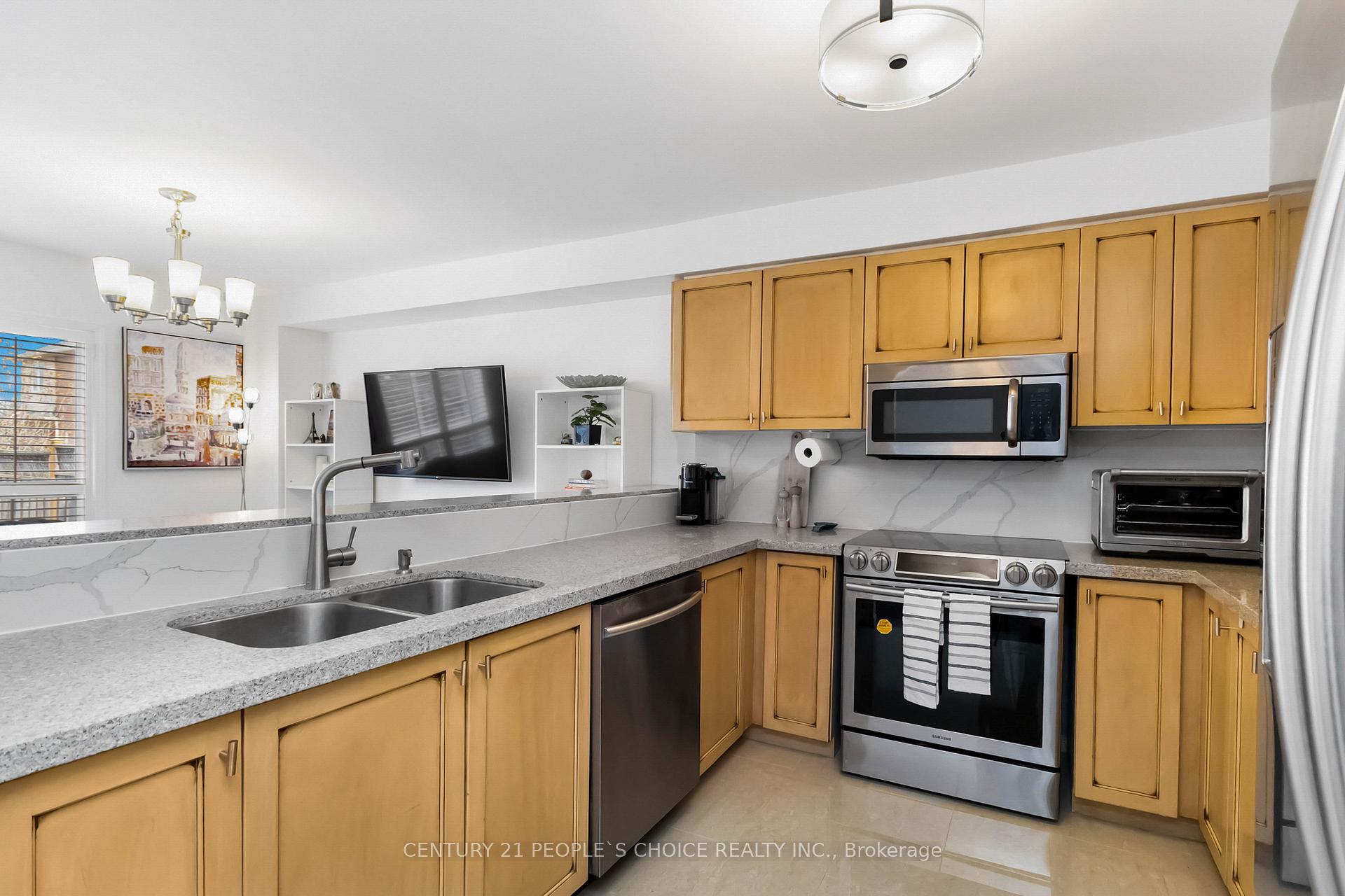 Photo 15 of 2145 Redstone Crescent, Oakville, Westmount — HOMEH