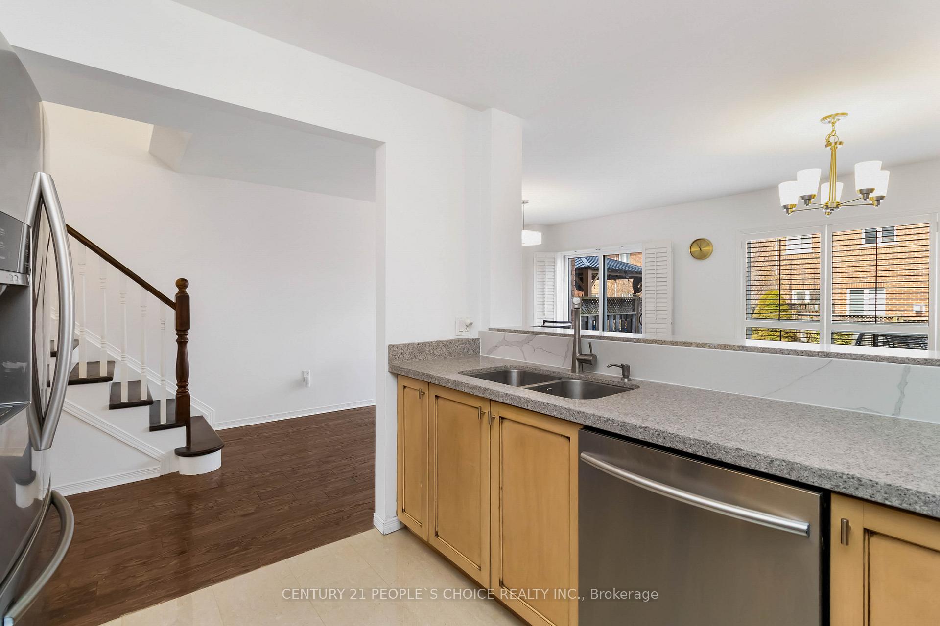 Photo 18 of 2145 Redstone Crescent, Oakville, Westmount — HOMEH