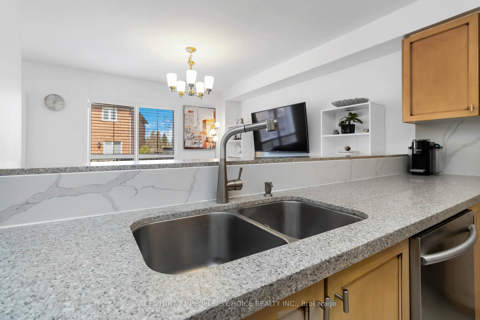 Photo 19 of 2145 Redstone Crescent, Oakville, Westmount — HOMEH