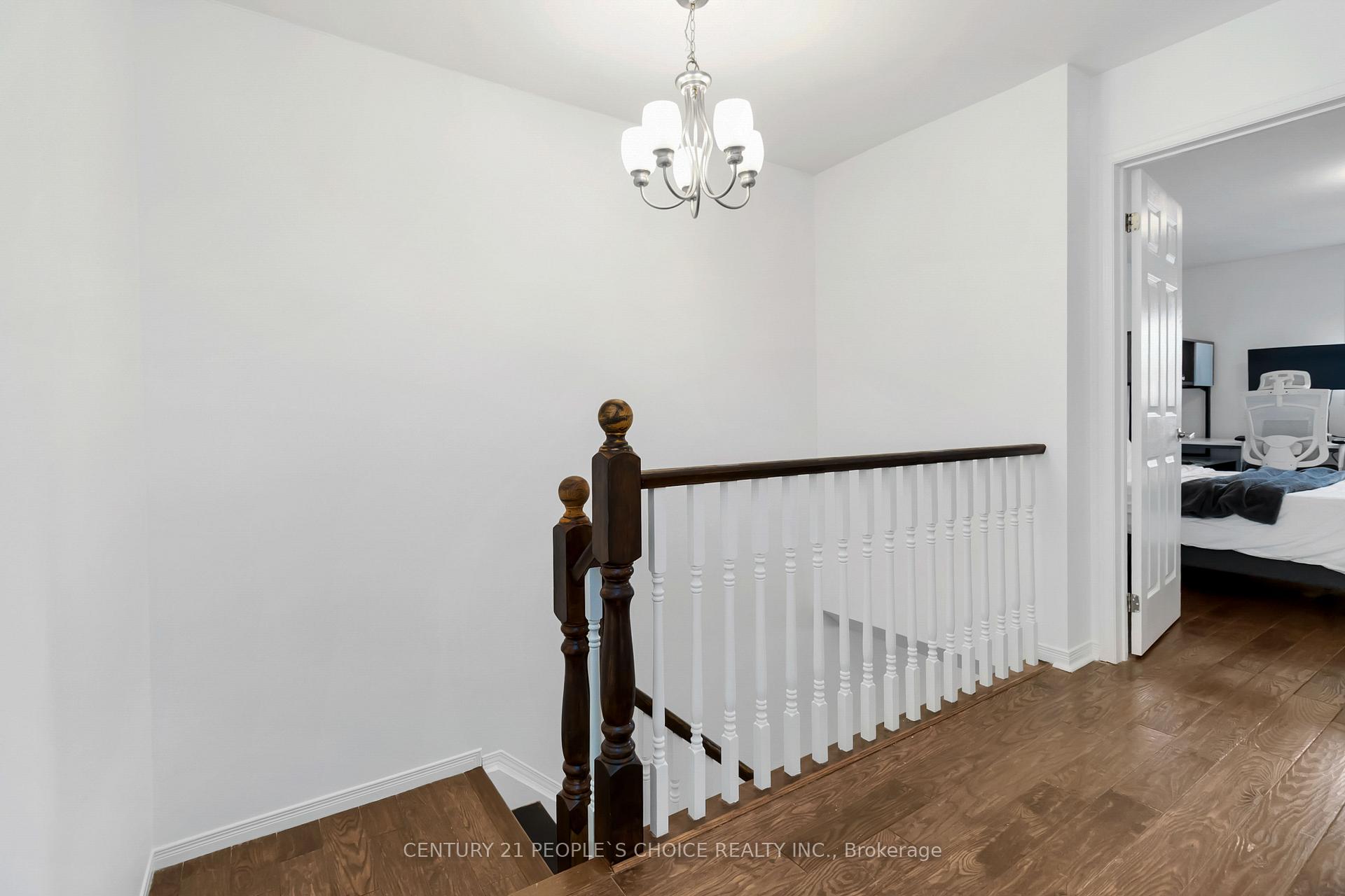 Photo 22 of 2145 Redstone Crescent, Oakville, Westmount — HOMEH