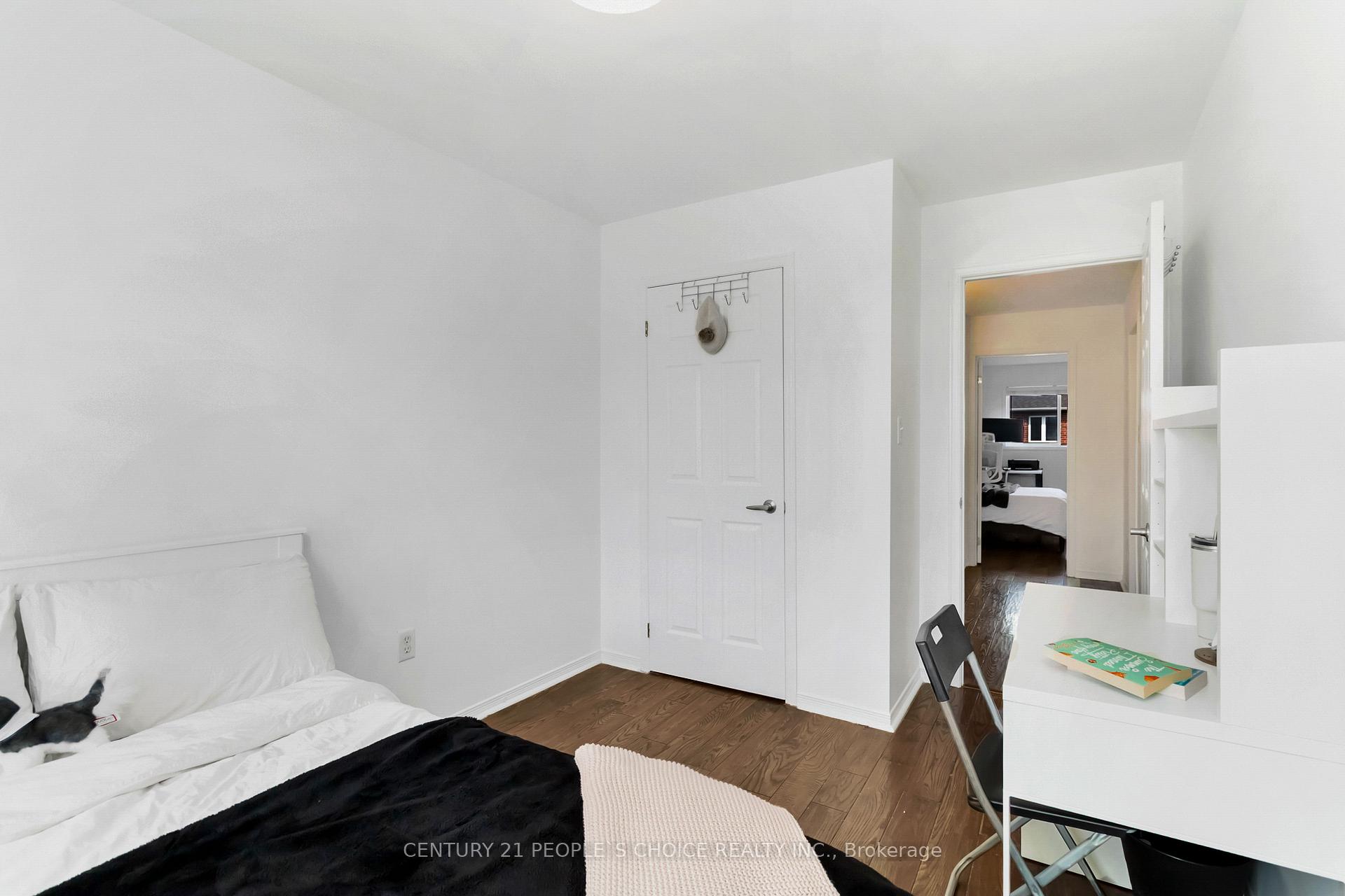 Photo 24 of 2145 Redstone Crescent, Oakville, Westmount — HOMEH