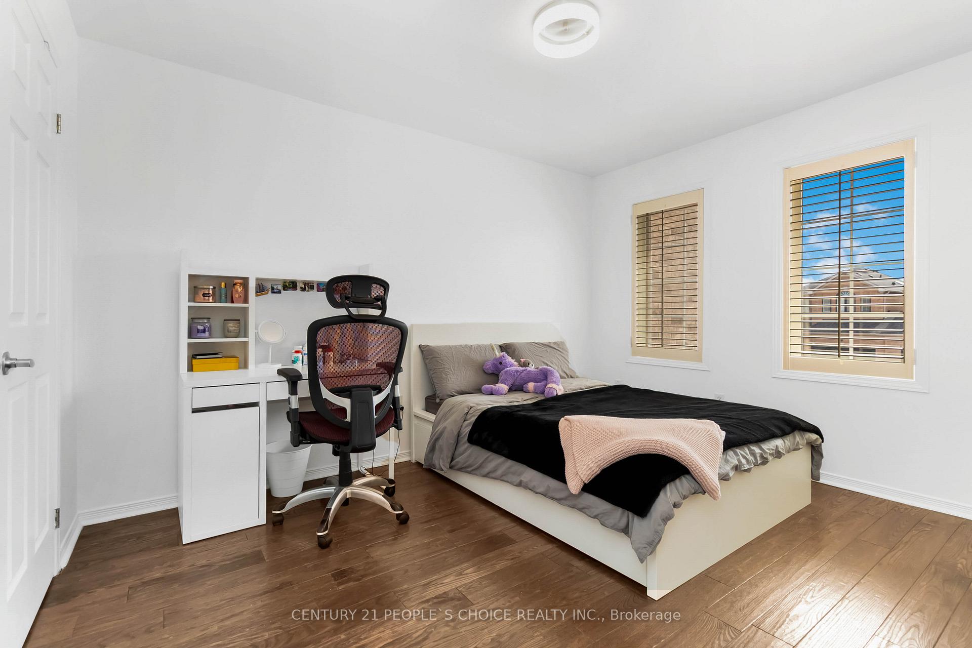 Photo 25 of 2145 Redstone Crescent, Oakville, Westmount — HOMEH