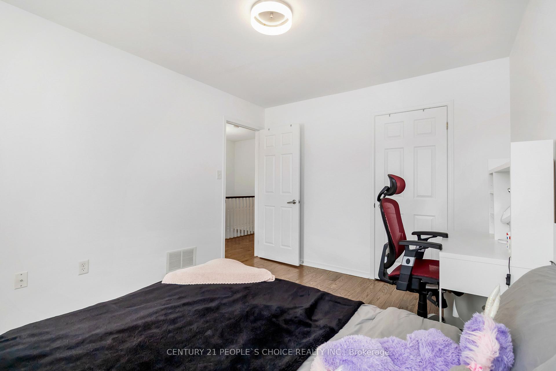 Photo 26 of 2145 Redstone Crescent, Oakville, Westmount — HOMEH