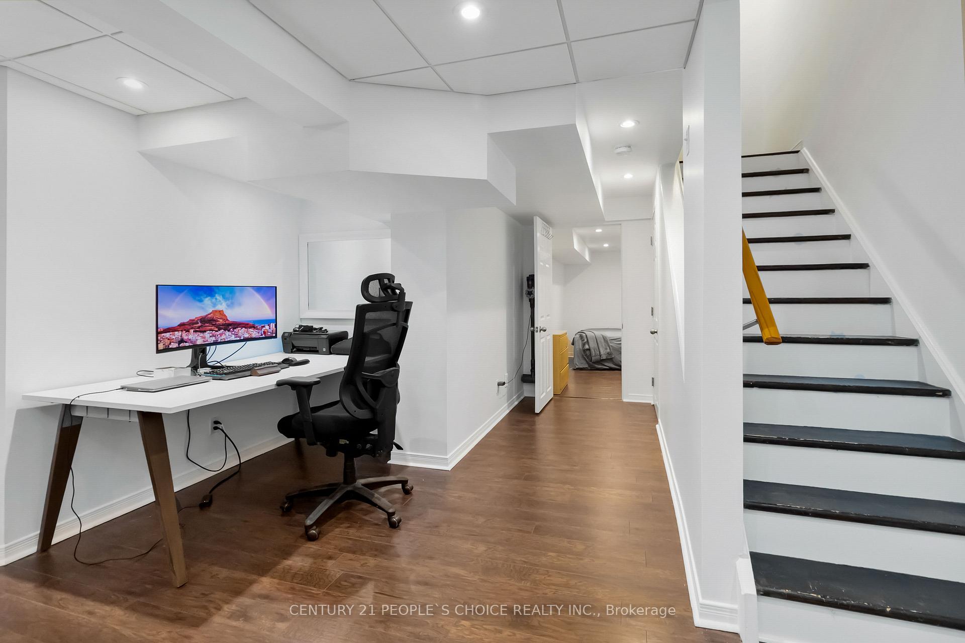 Photo 30 of 2145 Redstone Crescent, Oakville, Westmount — HOMEH