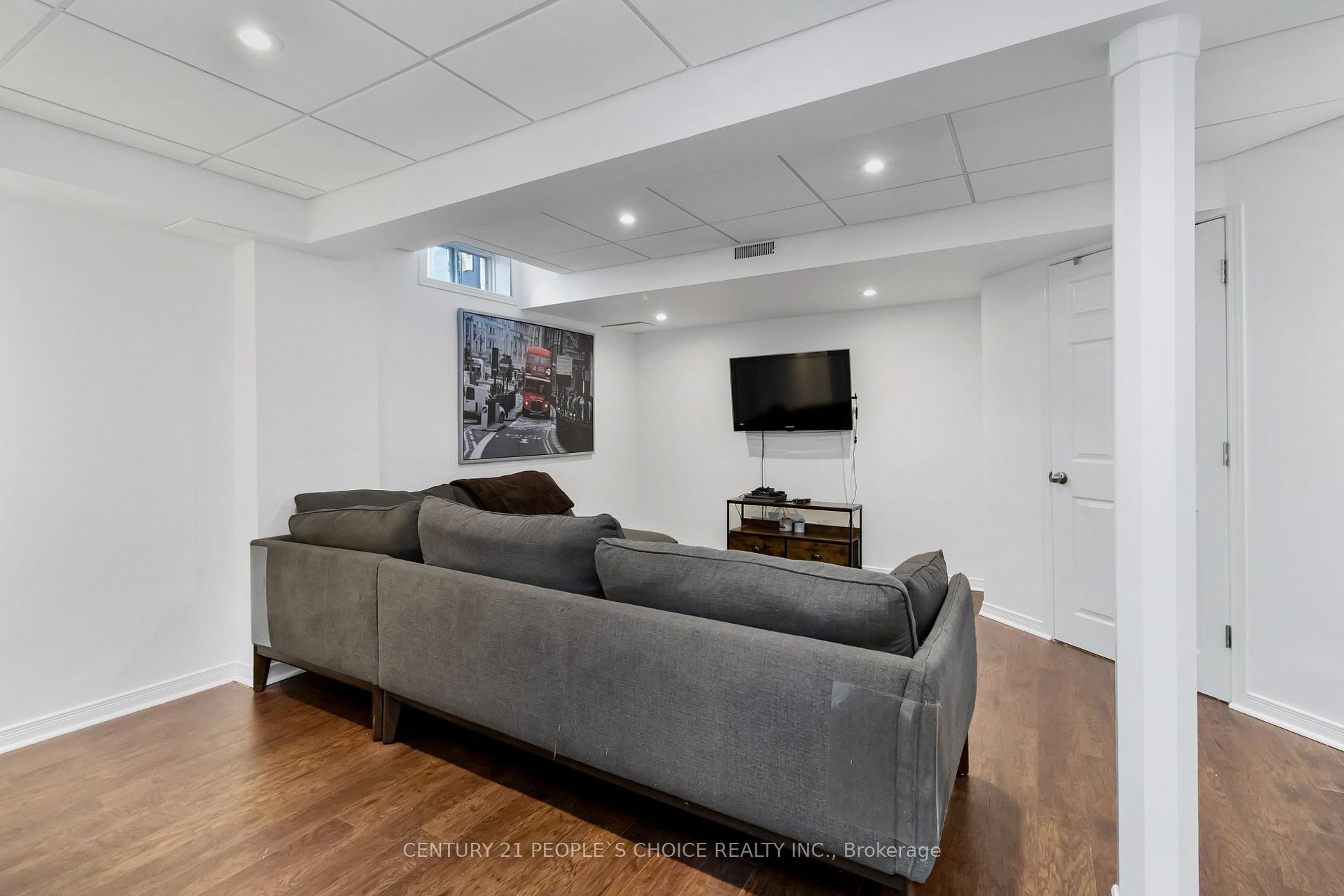 Photo 32 of 2145 Redstone Crescent, Oakville, Westmount — HOMEH