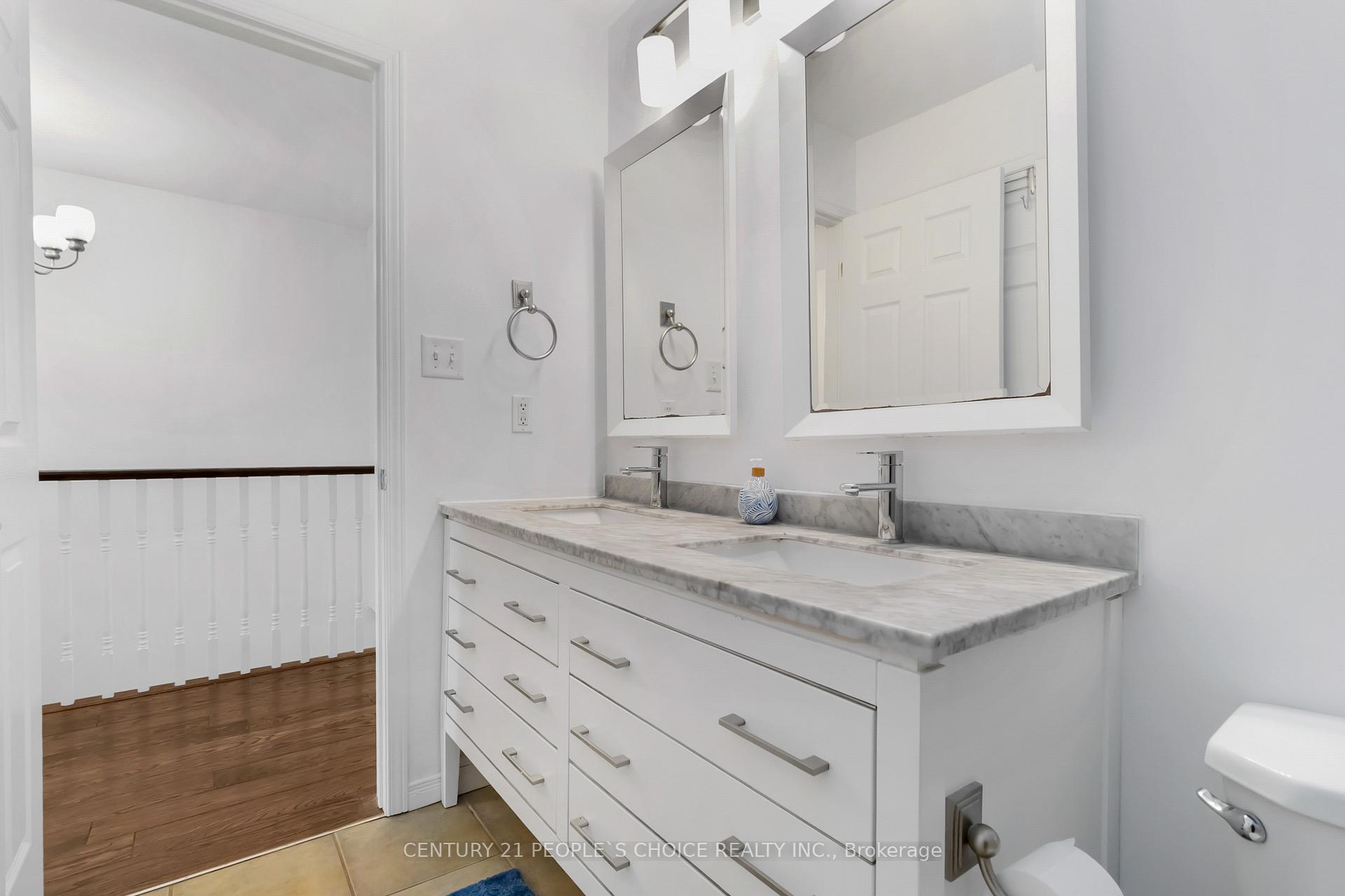 Photo 38 of 2145 Redstone Crescent, Oakville, Westmount — HOMEH