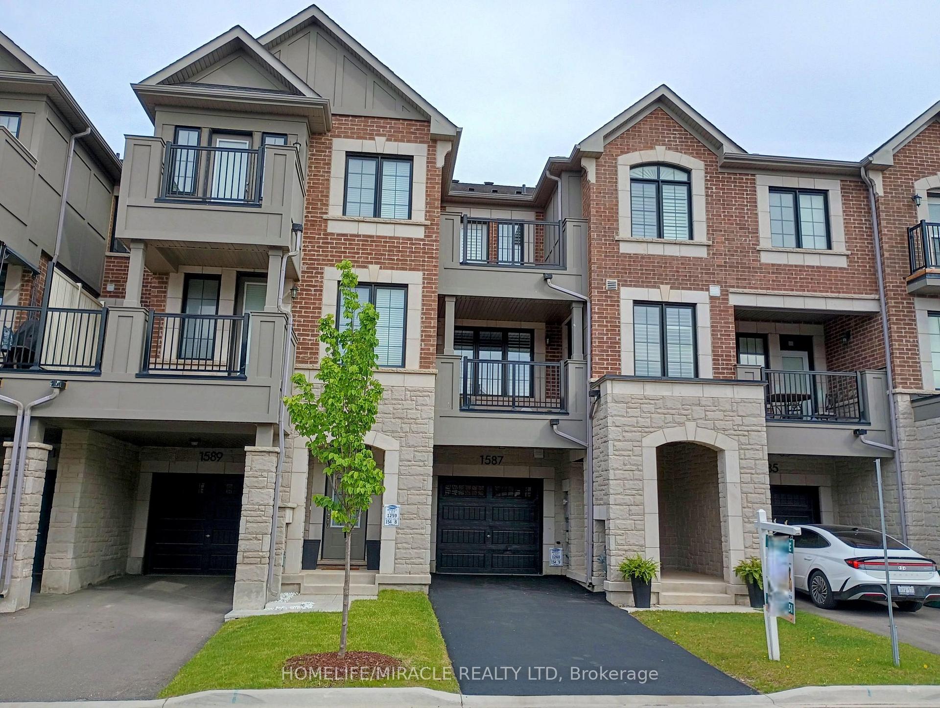 Photo of 1587 Moira Crescent