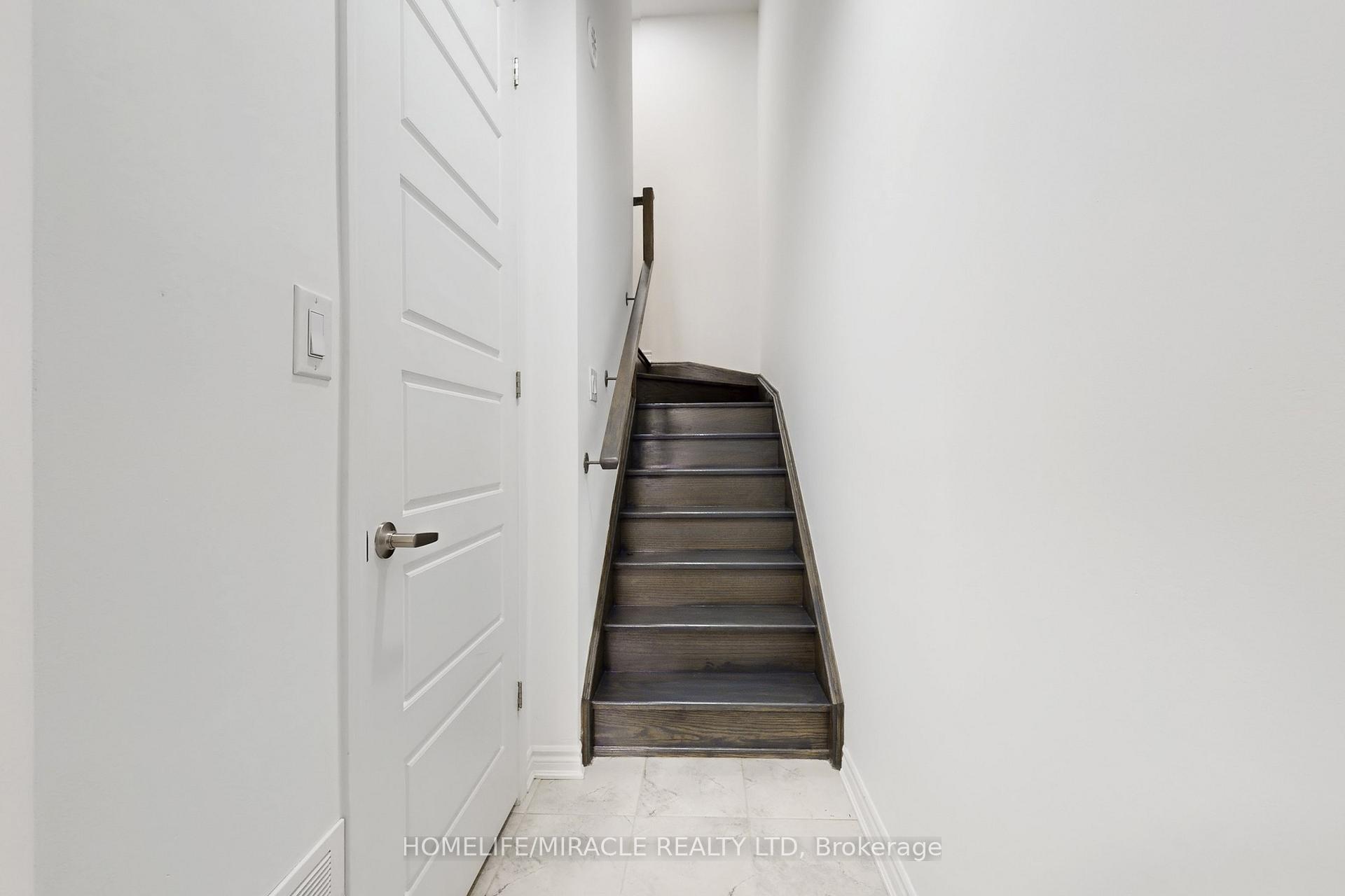 Photo 6 of 1587 Moira Crescent, Milton, Bowes — HOMEH