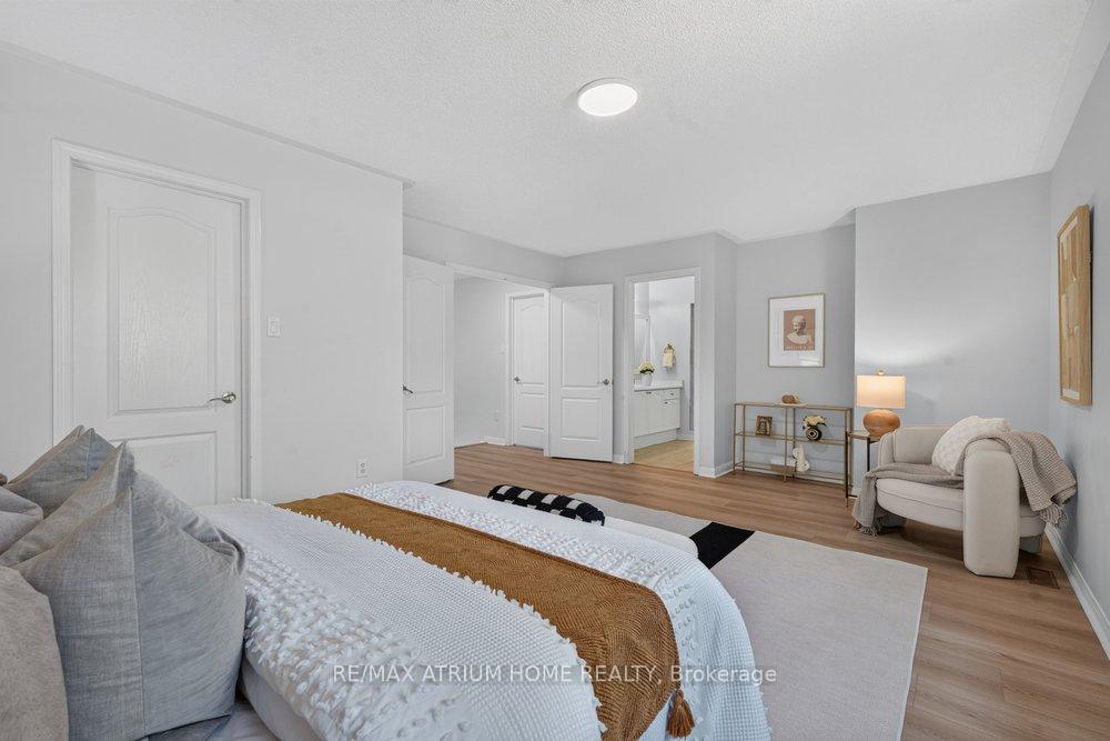 Photo 32 of 2293 Oakhaven Drive, Oakville, West Oak Trails — HOMEH