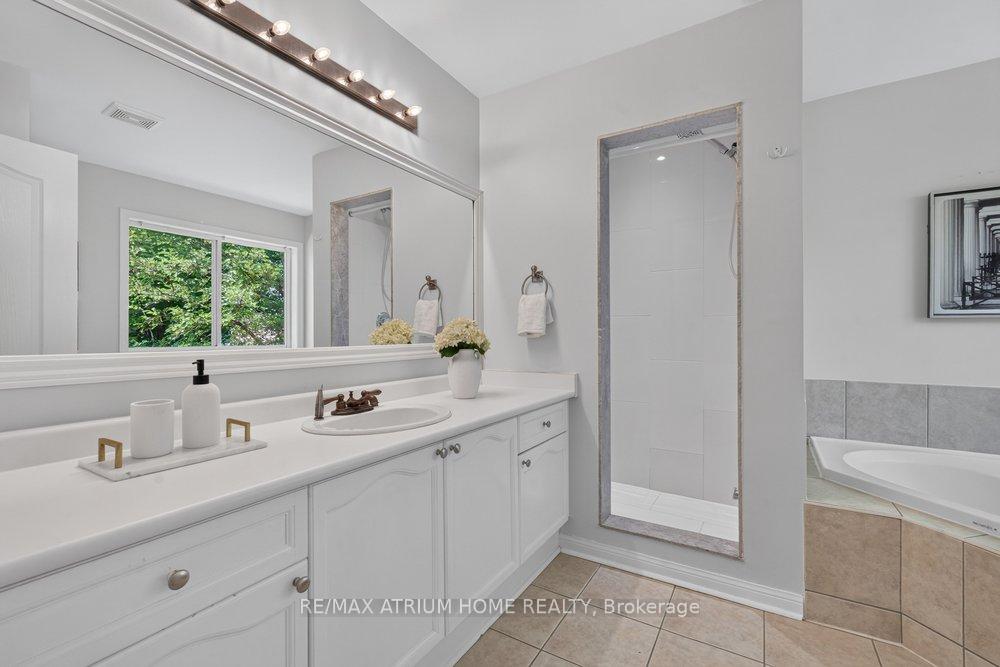 Photo 35 of 2293 Oakhaven Drive, Oakville, West Oak Trails — HOMEH