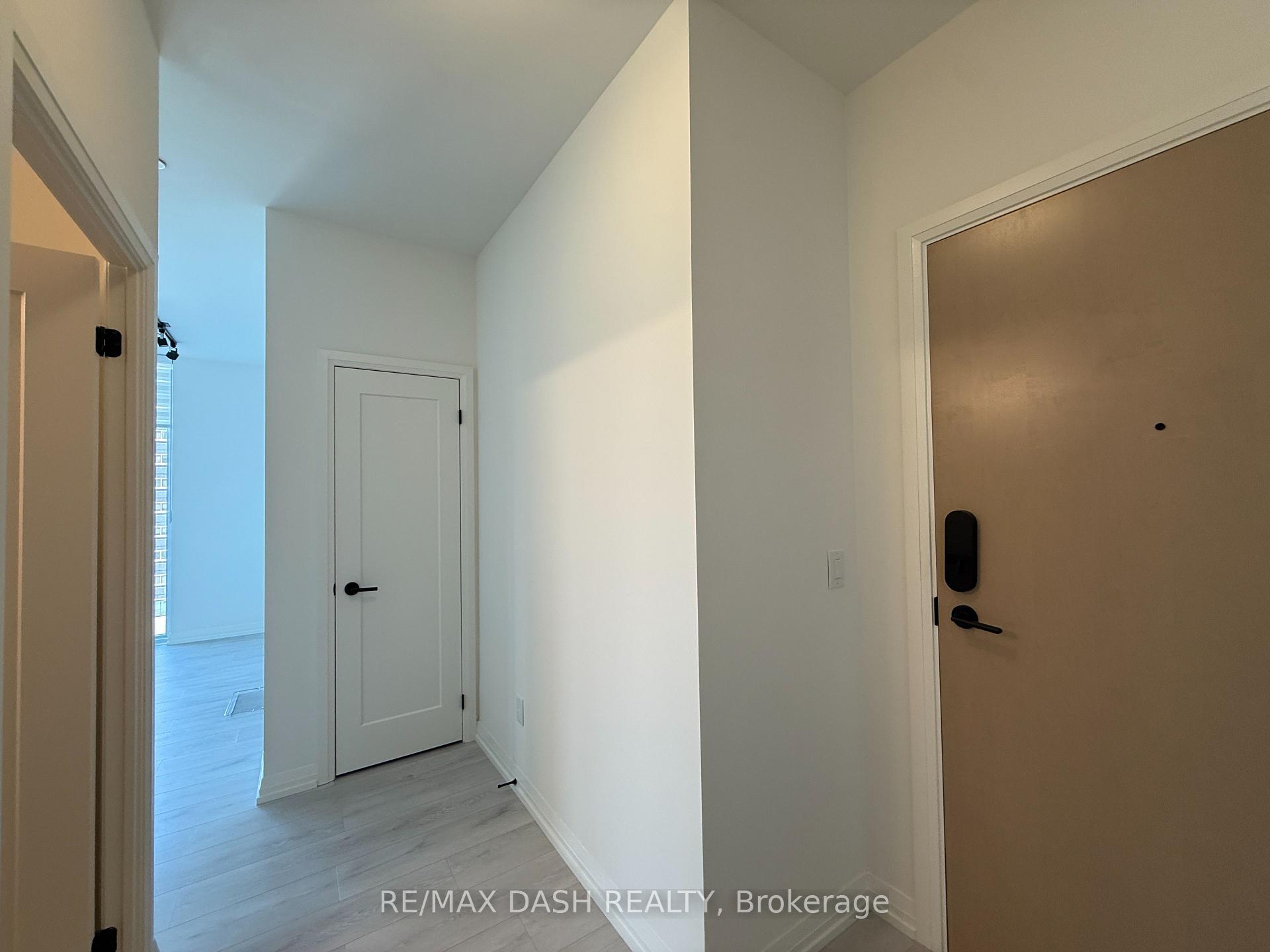 Photo 2 of Unit 901, 280 Dundas Street W, Toronto, University — HOMEH