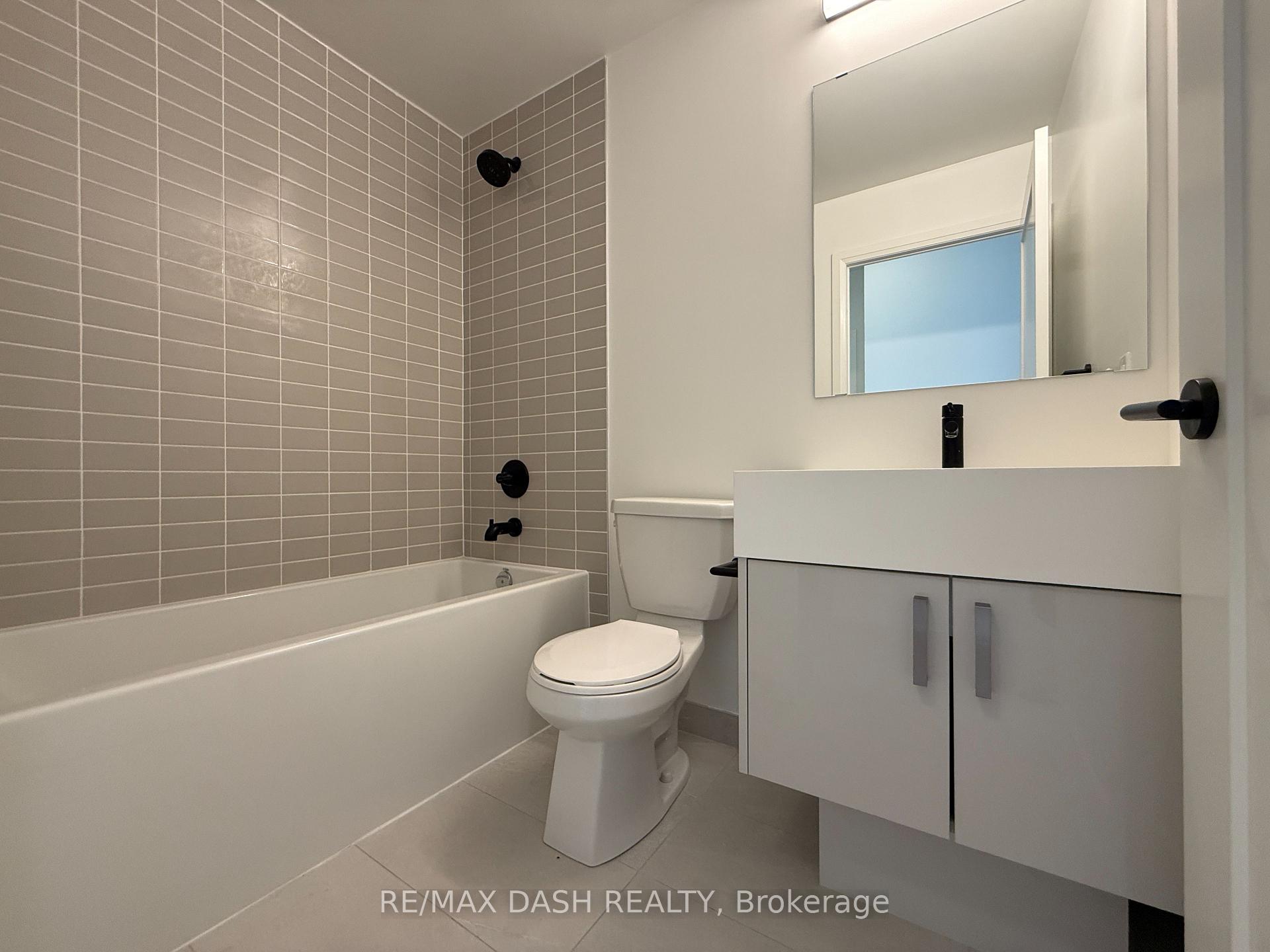 Photo 4 of Unit 901, 280 Dundas Street W, Toronto, University — HOMEH