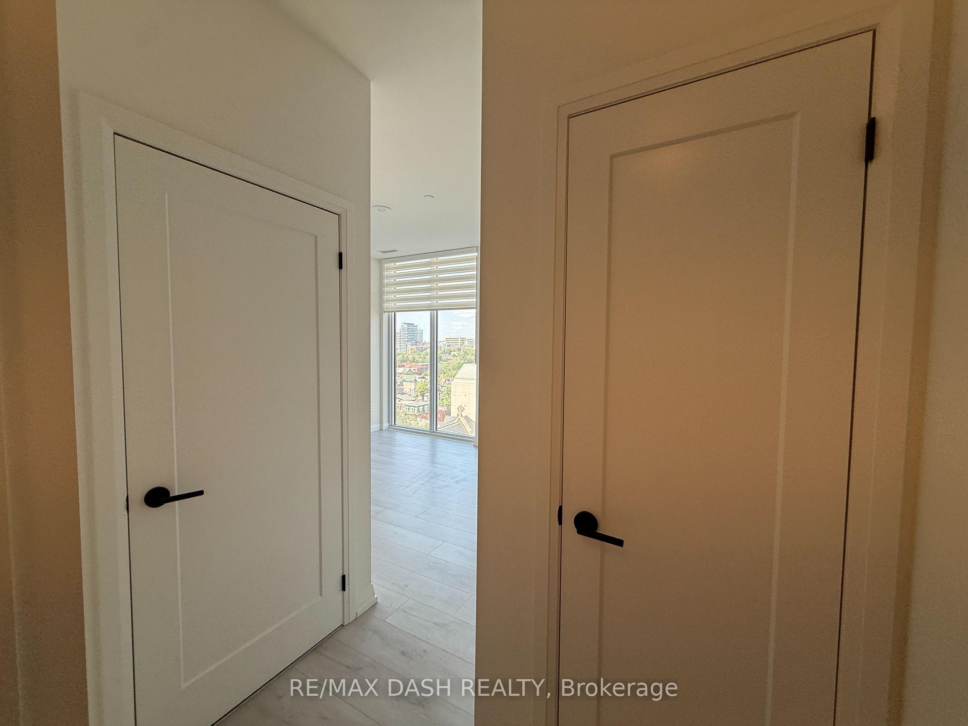Photo 5 of Unit 901, 280 Dundas Street W, Toronto, University — HOMEH