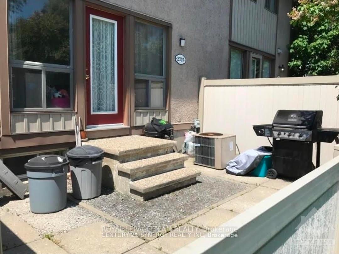 Photo 14 of 2307 Stonehenge Crescent, Ottawa, Pineview — HOMEH