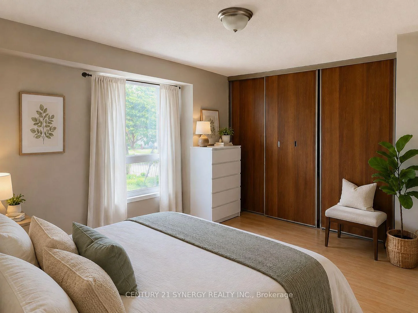 Photo 6 of 2307 Stonehenge Crescent, Ottawa, Pineview — HOMEH